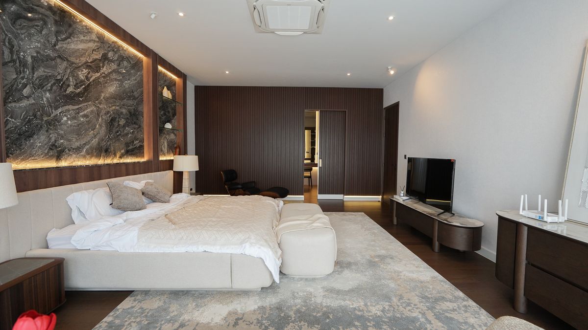 HousePattanakan, Srinakarin : P-2820 Rent/Urgent sale!  Ultra Luxury detached house, Bugann Krungthep Kreetha project, ready to move in.