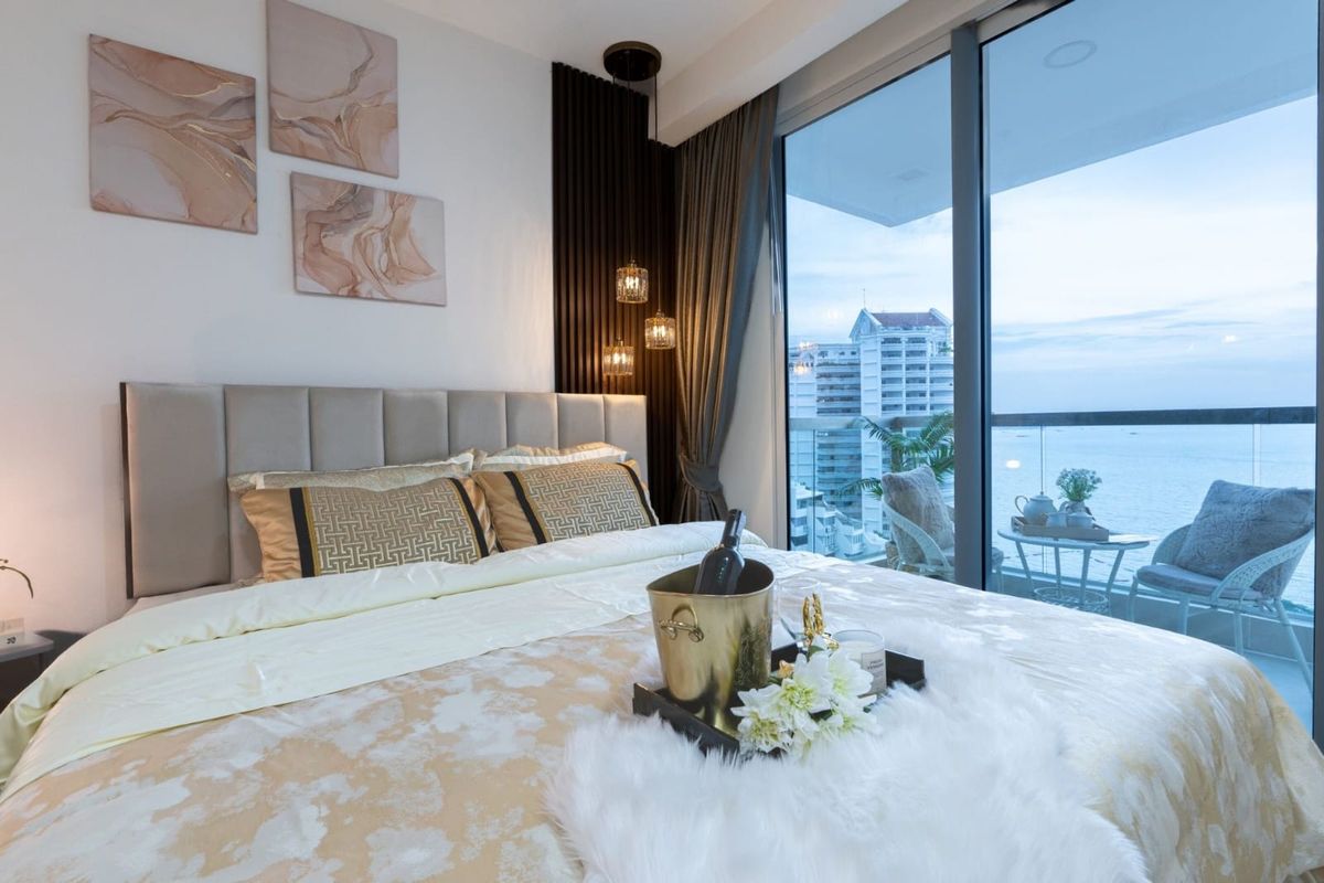 For SaleCondoPattaya, Bangsaen, Chonburi : For sale condo The Palm wongamat beach front pattaya Studio type (S03-2152) 