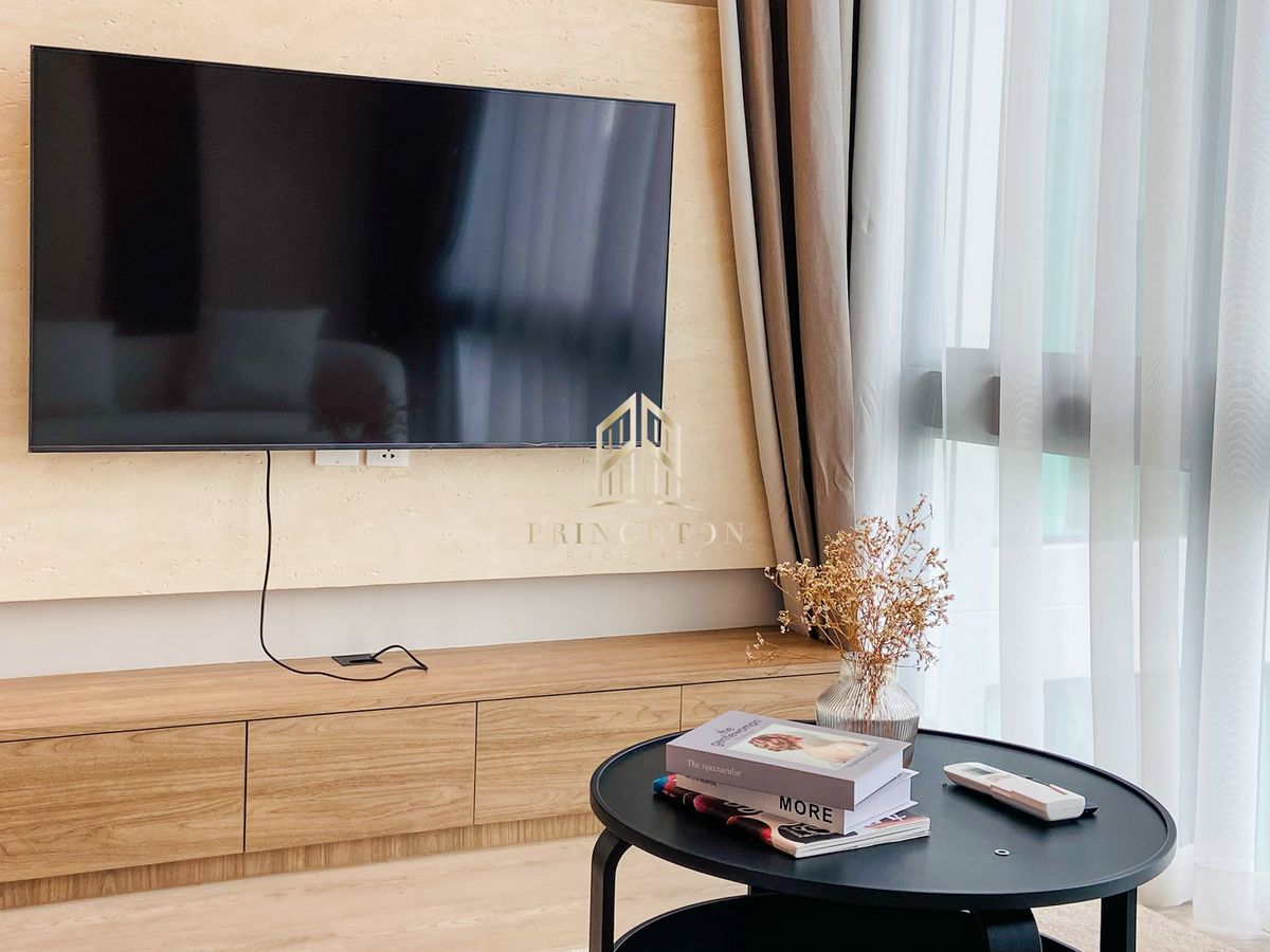 บ้านพัฒนาการ ศรีนครินทร์ : ให้เช่าบ้านหรู 3 ชั้น วีเว่ กรุงเทพกรีฑา ใกล้โรงเรียนนานาชาติเวลลิงตัน (Wellington) 📞092-4252445 Vive Krungthep Kreetha