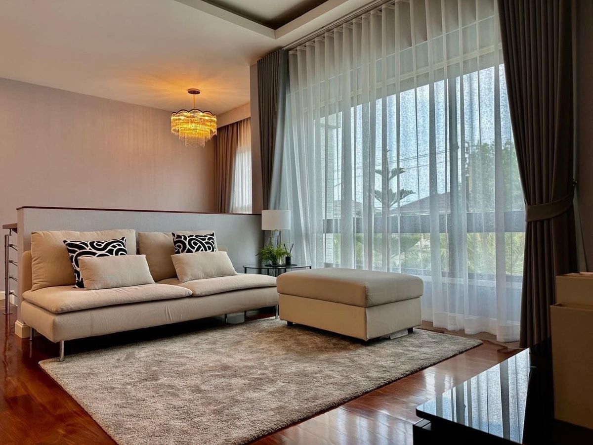 For RentHouseLadkrabang, Suwannaphum Airport : P-2821 Beautiful, luxurious house, pool villa, has a swimming pool in the house. With built-in furniture Near Suvarnabhumi, ready to move in, Perfect Masterpiece Sukhumvit 77.