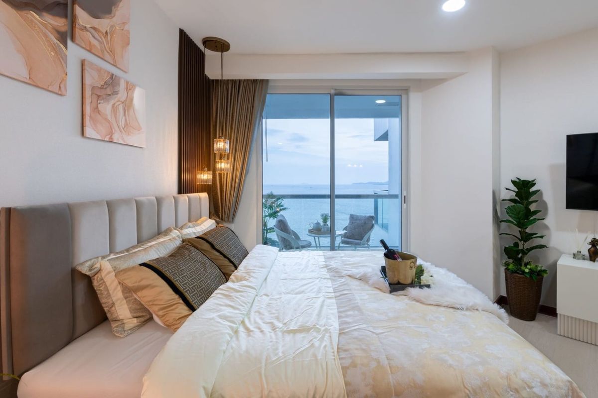 For SaleCondoPattaya, Bangsaen, Chonburi : For sale condo The Palm wongamat beach front pattaya Studio type (S03-2154) 