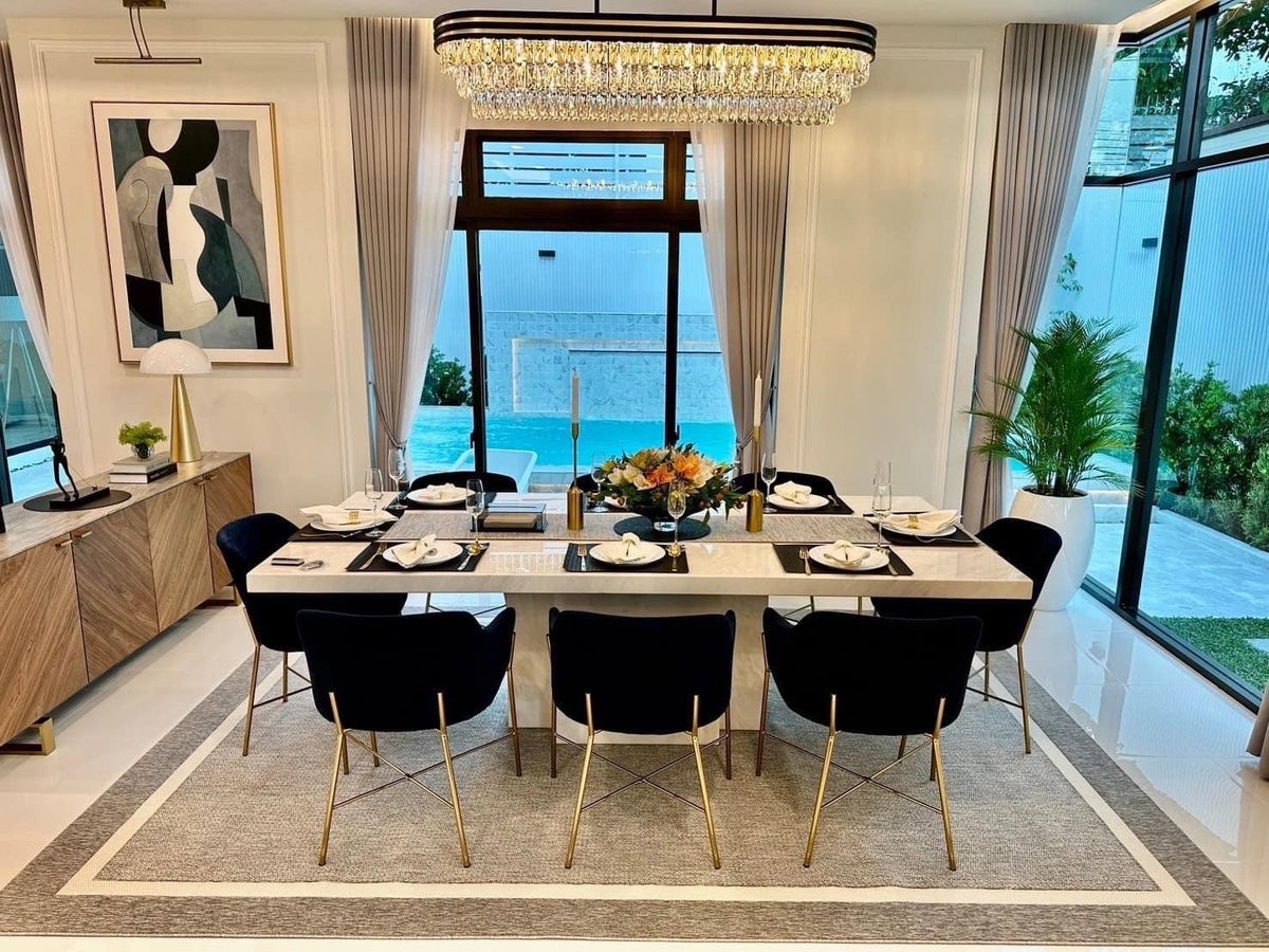 For RentHouseLadkrabang, Suwannaphum Airport : P-2821 Beautiful, luxurious house, pool villa, has a swimming pool in the house. With built-in furniture Near Suvarnabhumi, ready to move in, Perfect Masterpiece Sukhumvit 77.