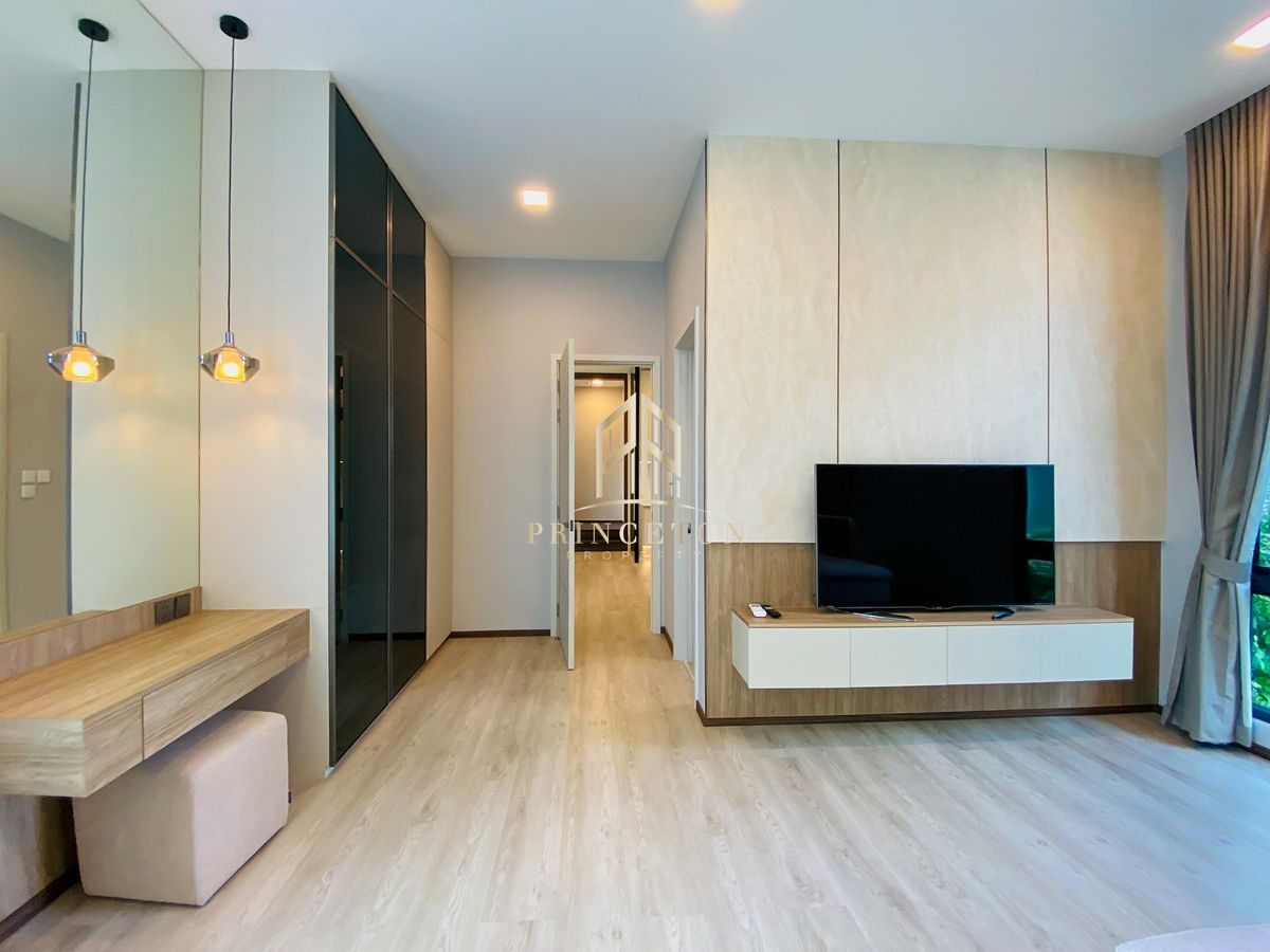 บ้านพัฒนาการ ศรีนครินทร์ : ให้เช่าบ้านหรู 3 ชั้น วีเว่ กรุงเทพกรีฑา ใกล้โรงเรียนนานาชาติเวลลิงตัน (Wellington) 📞092-4252445 Vive Krungthep Kreetha