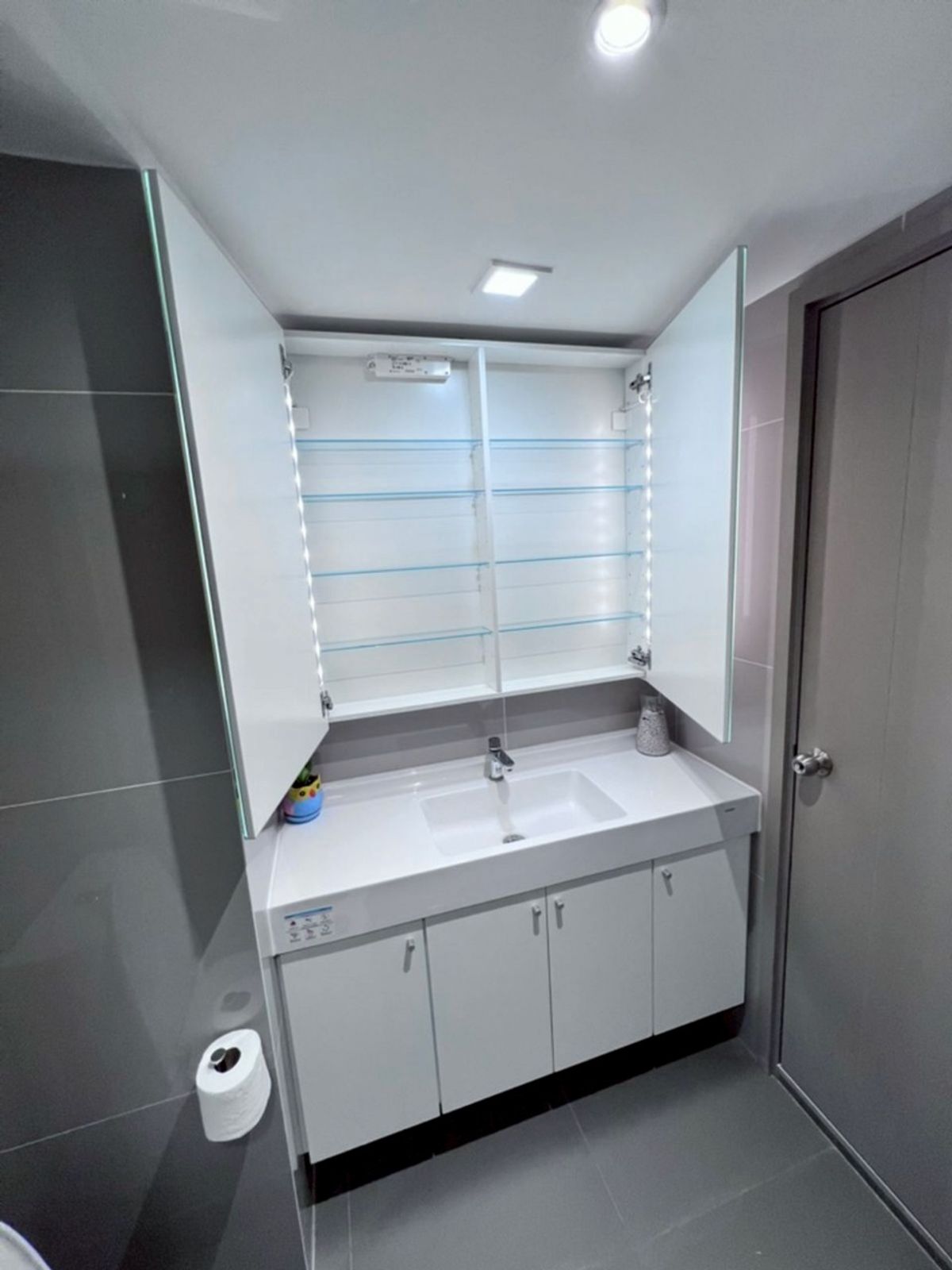 For RentCondoRama9, Petchburi, RCA : ✅ IDAS127 ✅ Line : @p2nproperty