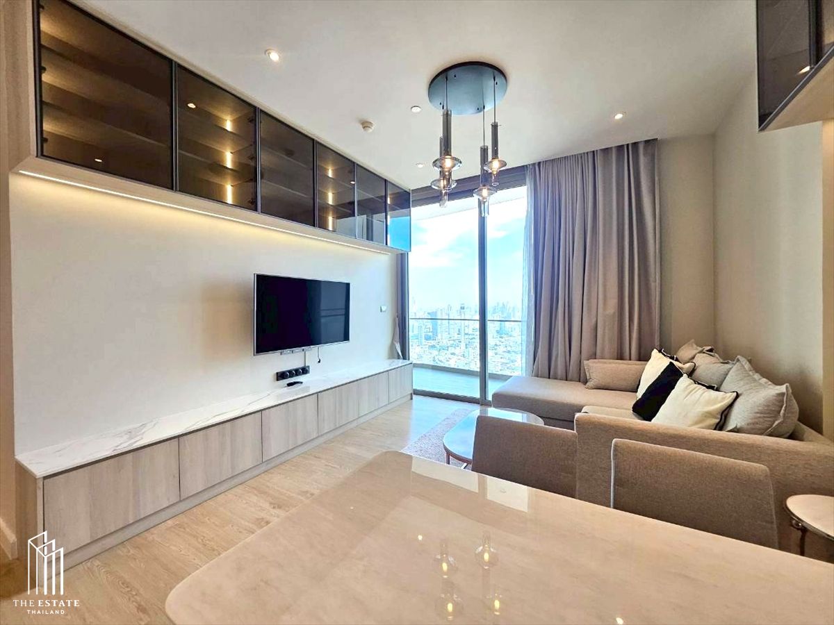 ขายคอนโดวงเวียนใหญ่ เจริญนคร : For sale Magnolias Waterfront Residences ได้ทั้งวิวแม่พระยาและวิวเมือง ครัวเปิดเชื่อมโซน Living พร้อม Master Bedroom มี Walk-in Closet และอ่างอาบน้ำ @45 MB