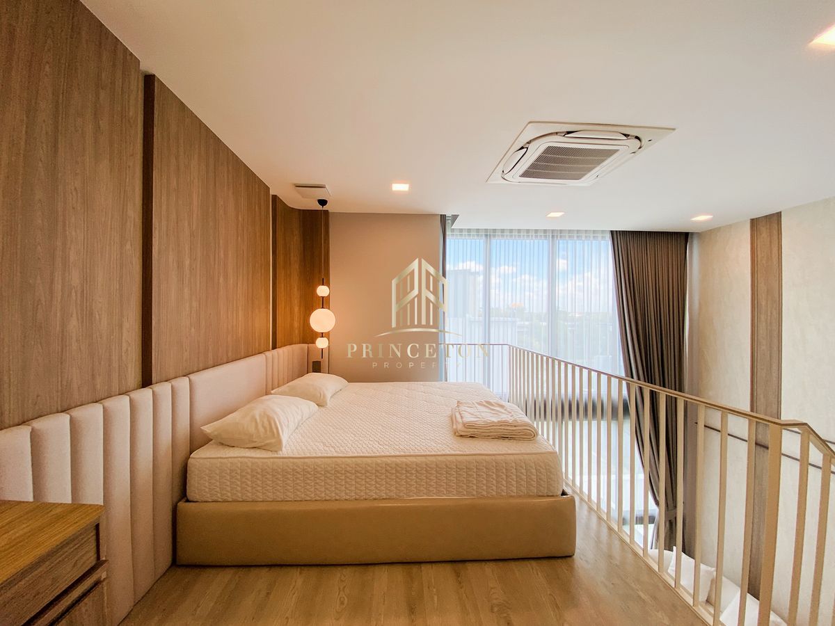 บ้านพัฒนาการ ศรีนครินทร์ : ให้เช่าบ้านหรู 3 ชั้น วีเว่ กรุงเทพกรีฑา ใกล้โรงเรียนนานาชาติเวลลิงตัน (Wellington) 📞092-4252445 Vive Krungthep Kreetha