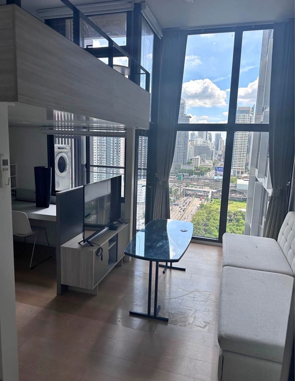 For RentCondoRama9, Petchburi, RCA : For rent Chewathai Residence Asoke