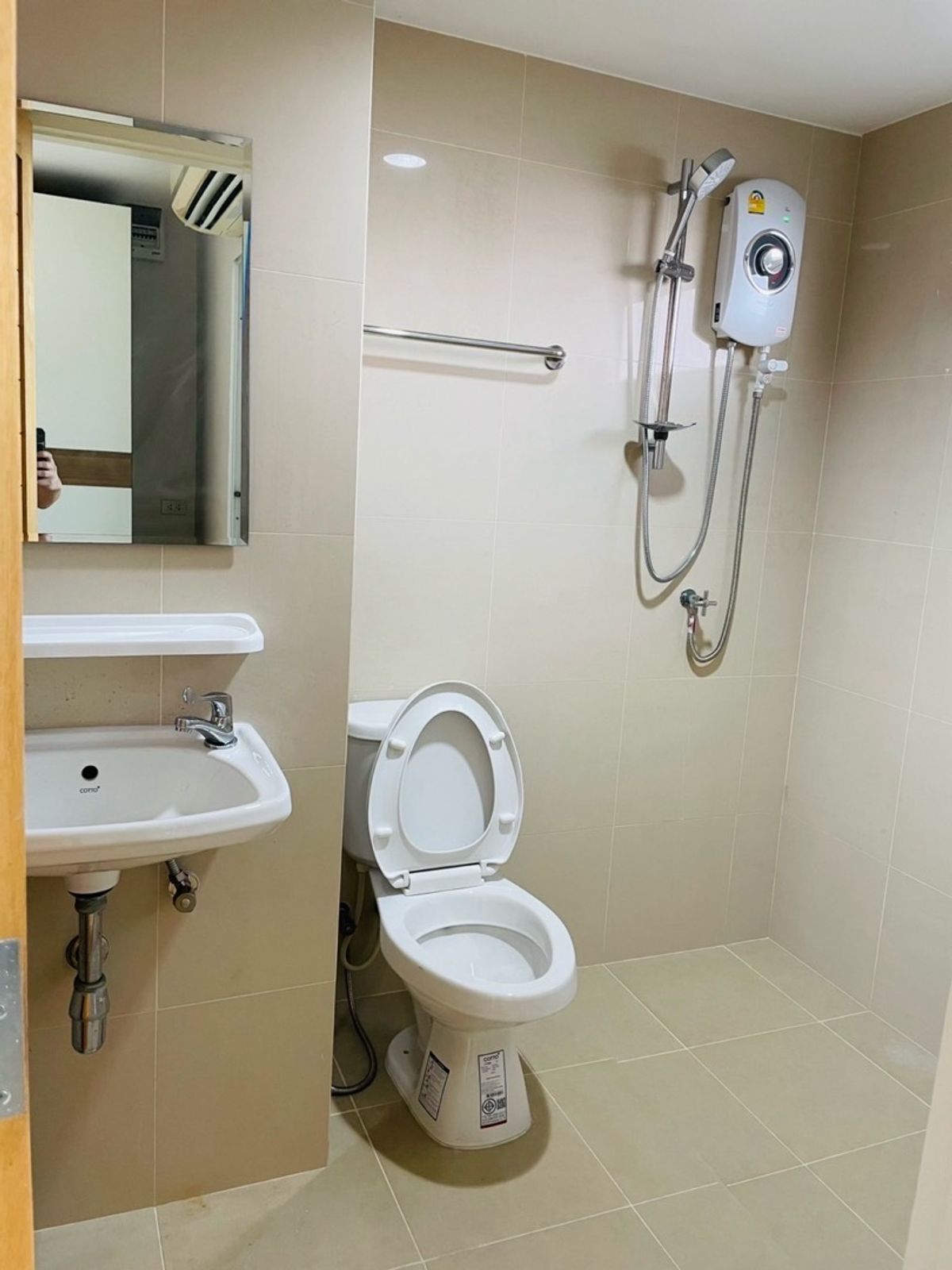 ให้เช่าลาดพร้าว เซ็นทรัลลาดพร้าว : 📢👇ให้เช่าพร้อมฟรีอินเทอร์เน็ตระเบียงกว้าง วิวโล่ง ไม่มีตึกบัง ใกล้ห้างสรรพสินค้าชั้นนำหลายแห่ง เดินทางสะดวกได้หลายเส้นทาง ใกล้ BTS และ MRT