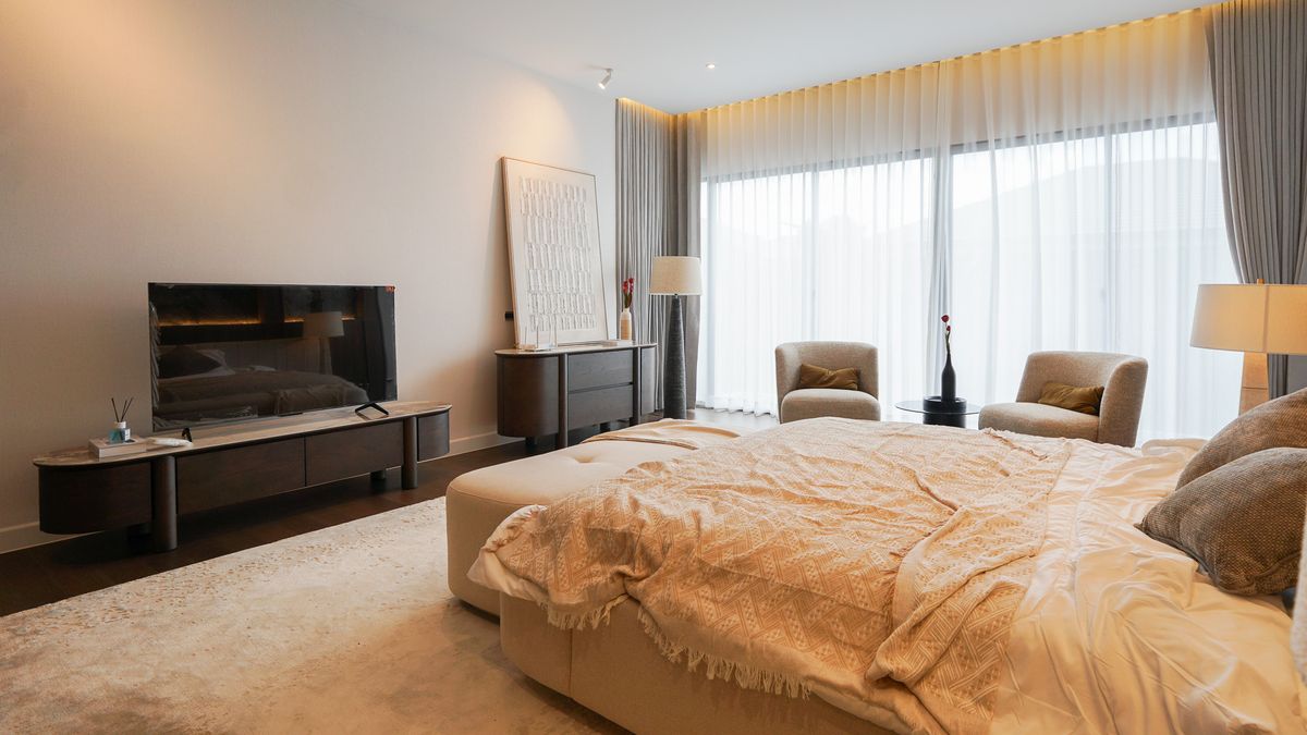 HousePattanakan, Srinakarin : P-2820 Rent/Urgent sale!  Ultra Luxury detached house, Bugann Krungthep Kreetha project, ready to move in.