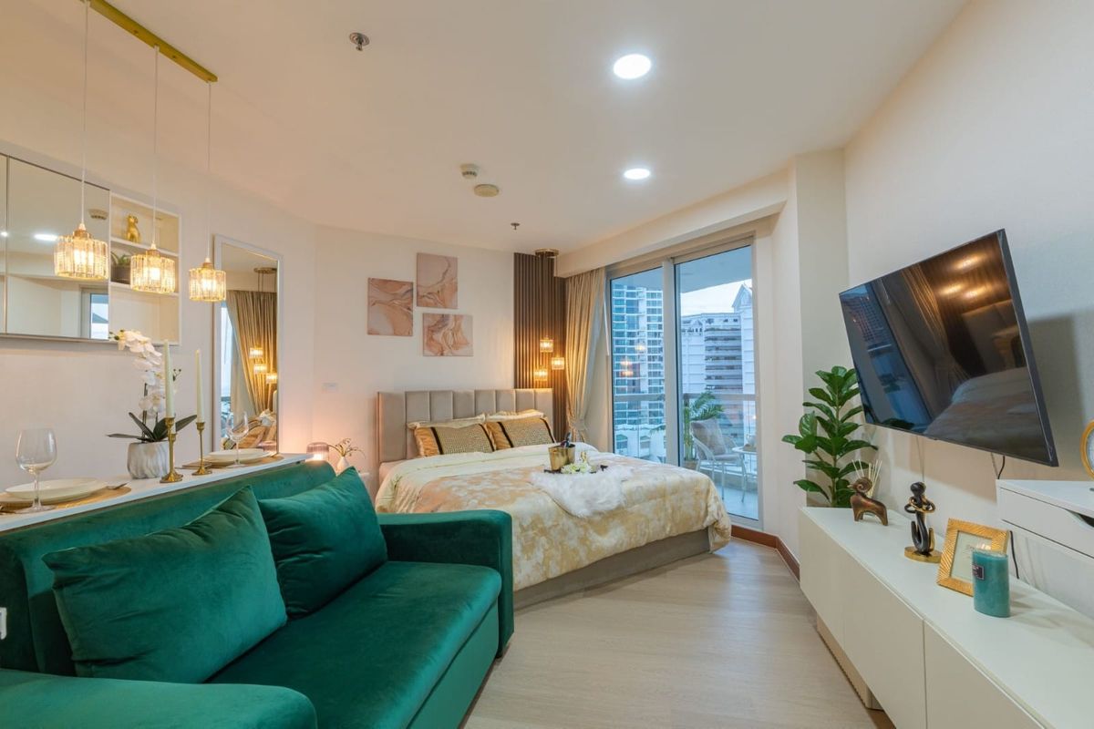 For SaleCondoPattaya, Bangsaen, Chonburi : For sale condo The Palm wongamat beach front pattaya Studio type (S03-2152) 