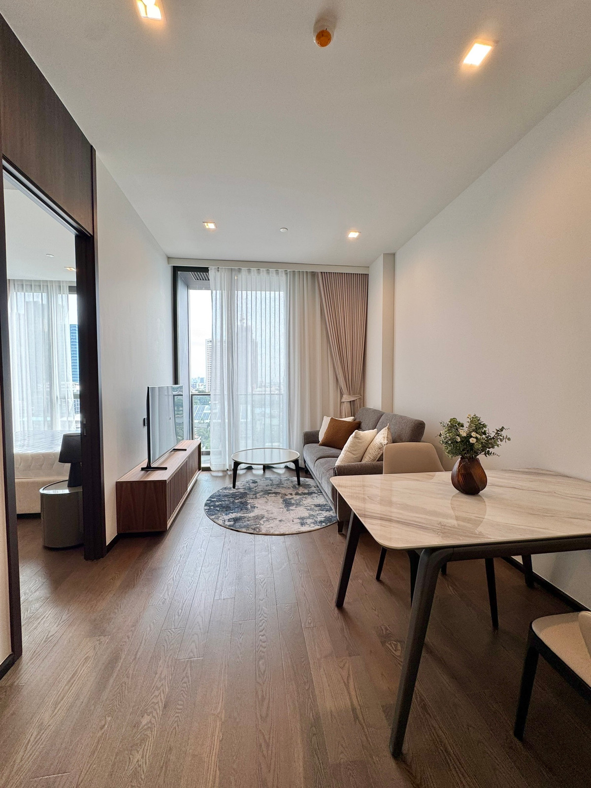 ให้เช่าคอนโดสุขุมวิท อโศก ทองหล่อ : 🚀 AESTIQ ทองหล่อ - 50ตรม. เลี้ยงน้องได้ 1นอน1น้ำ วิวสวย ตะวันออก 092-545-6151 (ทิม)