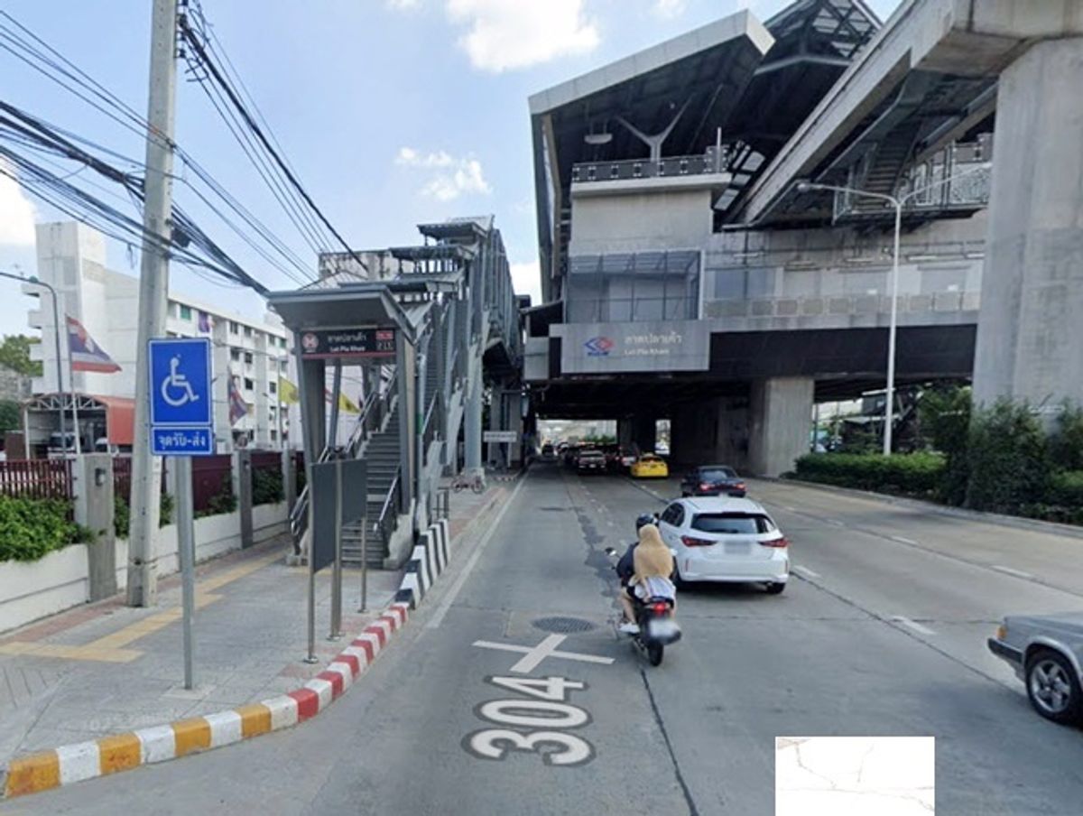 โกดังขนาดย่อม เซ็นทรัล รามอินทรา 2กม. ลาดปลาเค้า เปิดร้านค้า 176ตรม. คลินิก อาคารชั้นเดียวให้เช่า ทำเลทอง ถนนรามอินทรา1-7 45 ตร.ว. Loading...