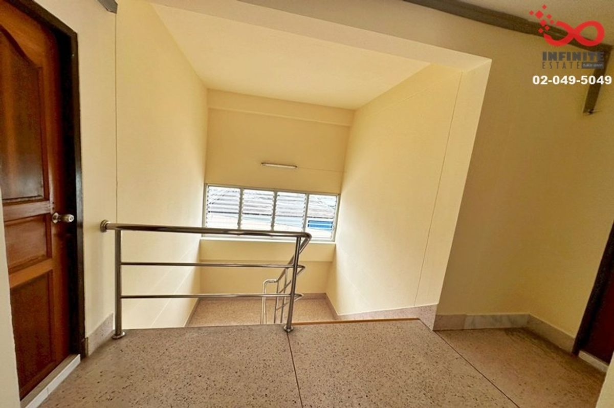 Apartment for sale Prachasongkroh 45, near University of the Thai Chamber of Commerce, full tenant, 4 floors, 40 rooms, 89 sq m. Loading...