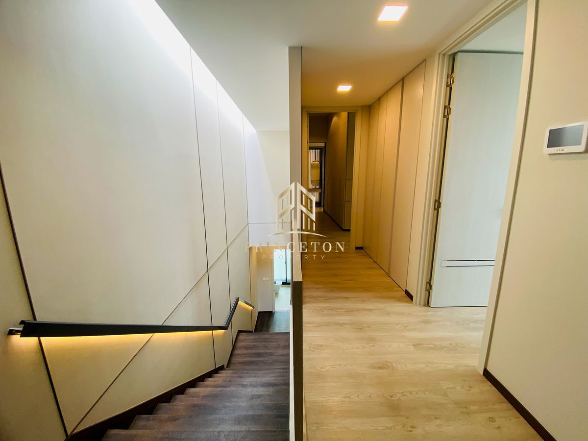 บ้านพัฒนาการ ศรีนครินทร์ : ให้เช่าบ้านหรู 3 ชั้น วีเว่ กรุงเทพกรีฑา ใกล้โรงเรียนนานาชาติเวลลิงตัน (Wellington) 📞092-4252445 Vive Krungthep Kreetha