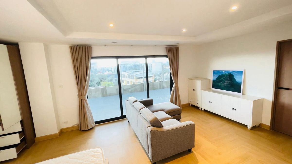 For RentLadprao, Central Ladprao : 📢👇Rent with Free internet, big balcony, unblocked view, near many popular malls, easily access to many routes, close to BTS and MRT