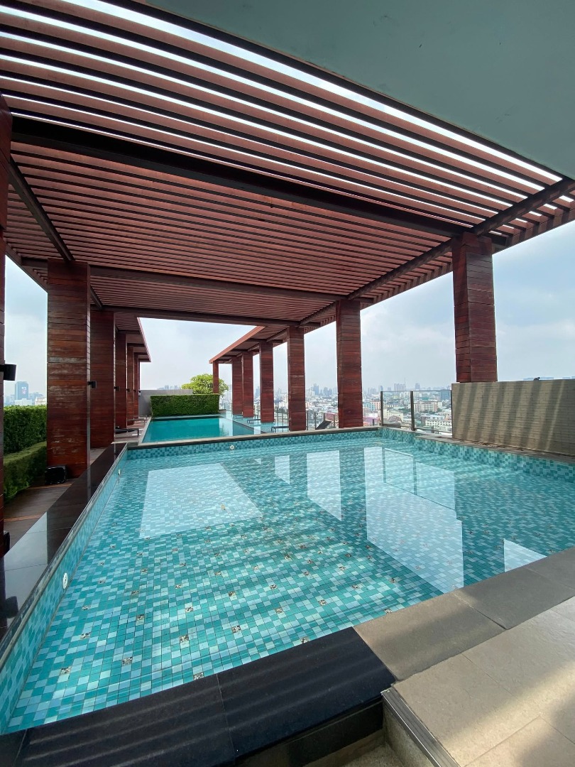 For SaleCondoRatchadapisek, Huaikwang, Suttisan : 🔥Urgent Sale🔥 Ideo Ratchada-Huai Khwang, fully furnished, ready to move in, next to Huai Khwang MRT, 80 meters away.