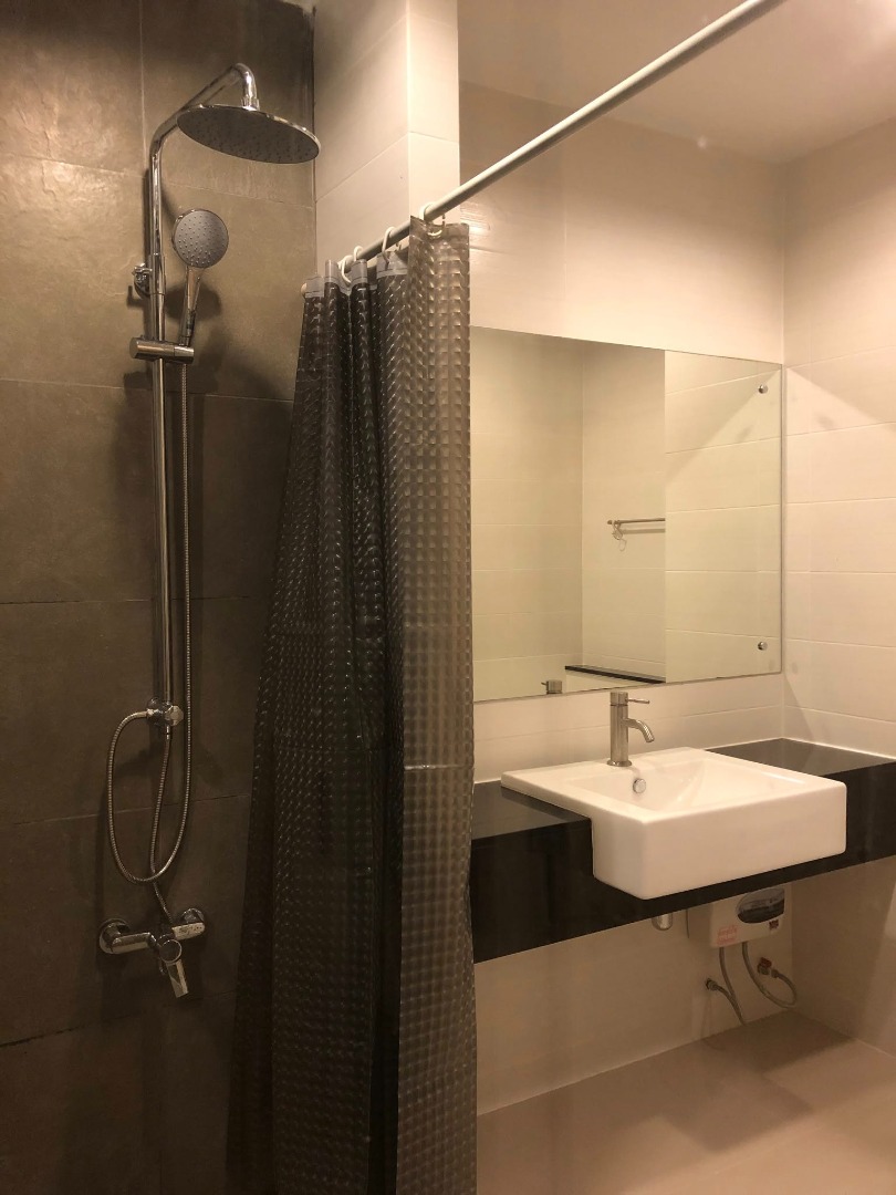 For SaleCondoRatchadapisek, Huaikwang, Suttisan : 🔥Urgent Sale🔥 Ideo Ratchada-Huai Khwang, fully furnished, ready to move in, next to Huai Khwang MRT, 80 meters away.