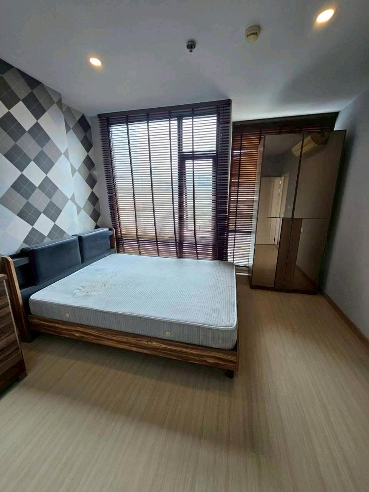 For SaleCondoSathorn, Narathiwat : Condo for Sale: Bangkok Horizon Sathorn–Narathiwas, Prime Location in the Heart of Sathorn – Narathiwas