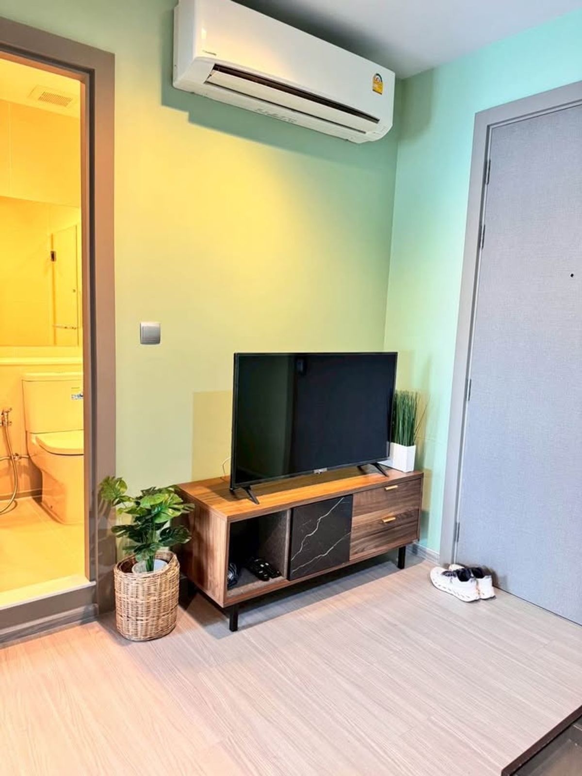 ให้เช่าคอนโดพระราม 9 เพชรบุรีตัดใหม่ RCA : 💥DL-9203💥ว่าง ให้ เช่า   ไลฟ์ อโศก - พระราม 9👉แอดไลน์ @accessliving 