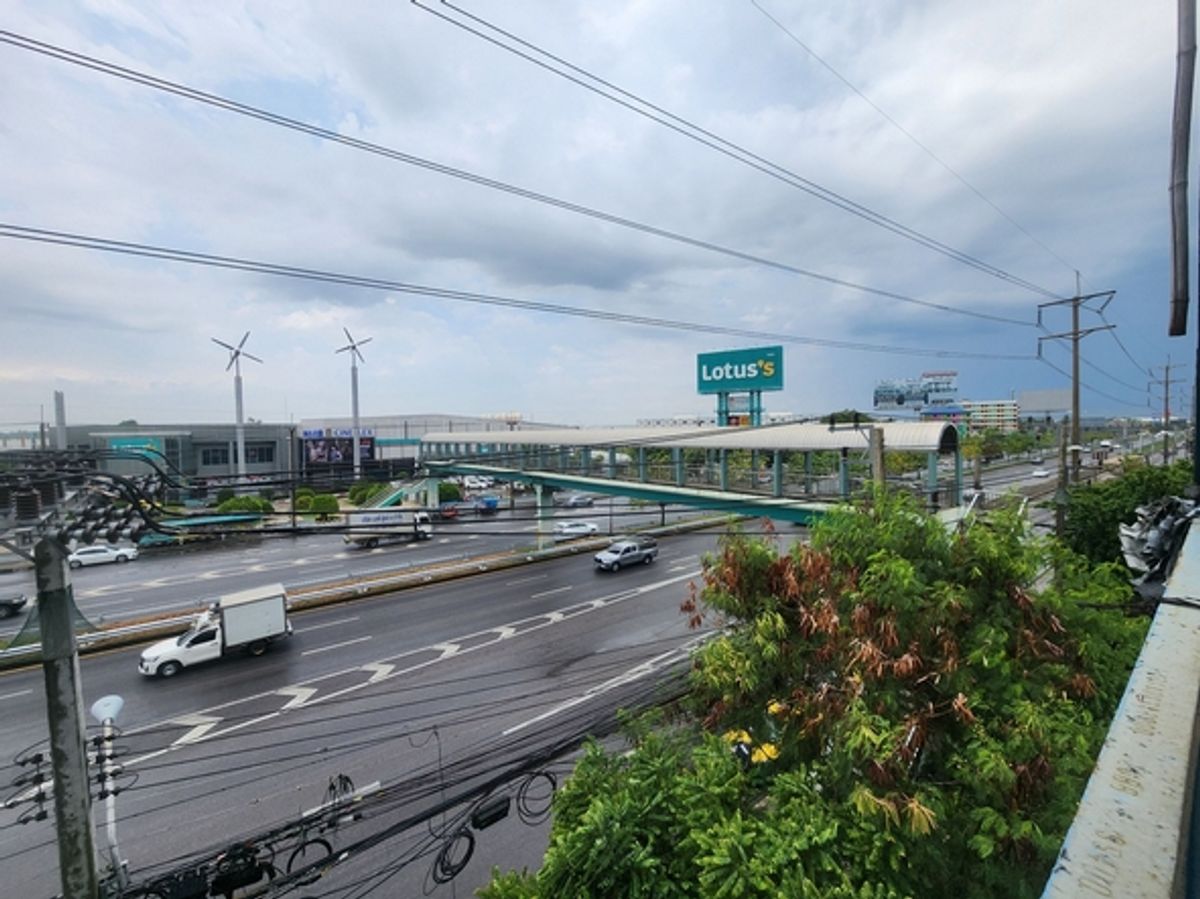 For RentShop HousePhutthamonthon, Salaya : Commercial building for rent, corner unit, 4 floors, size 45 sq m, 2 rooms, next to the main road, Borommaratchachonnani, opposite Lotus Salaya, good location, close to community areas. Suitable for doing business