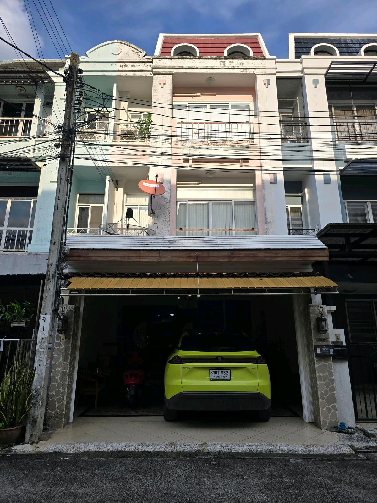 For SaleTownhomeKaset Nawamin,Ladplakao : 3-story townhome for sale Beautifully decorated and ready to move in
Sap Muen Saen Village, Nuanchan 36