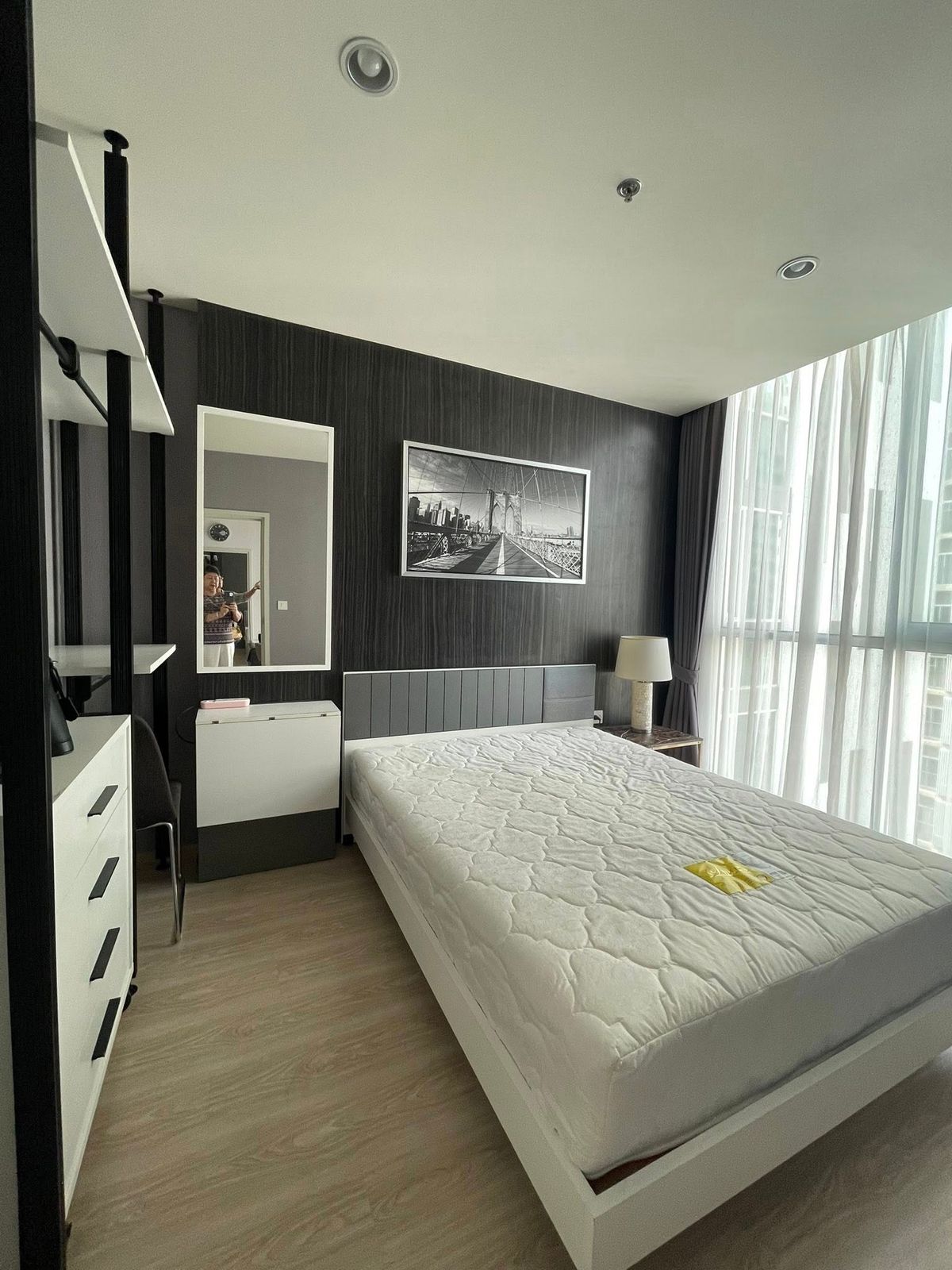 ให้เช่าคอนโดรัชดา ห้วยขวาง : ER25115 🟢 ให้เช่า / For Rent Noble Revolve Ratchada | คอมบาย 2 ห้องนอนใหญ่ 2 ห้องน้ำ | 52 ตร.ม. | ชั้น 20 | 💰 32,000 บาท/เดือน | ใกล้ MRT ศูนย์วัฒนธรรม 80 ม.