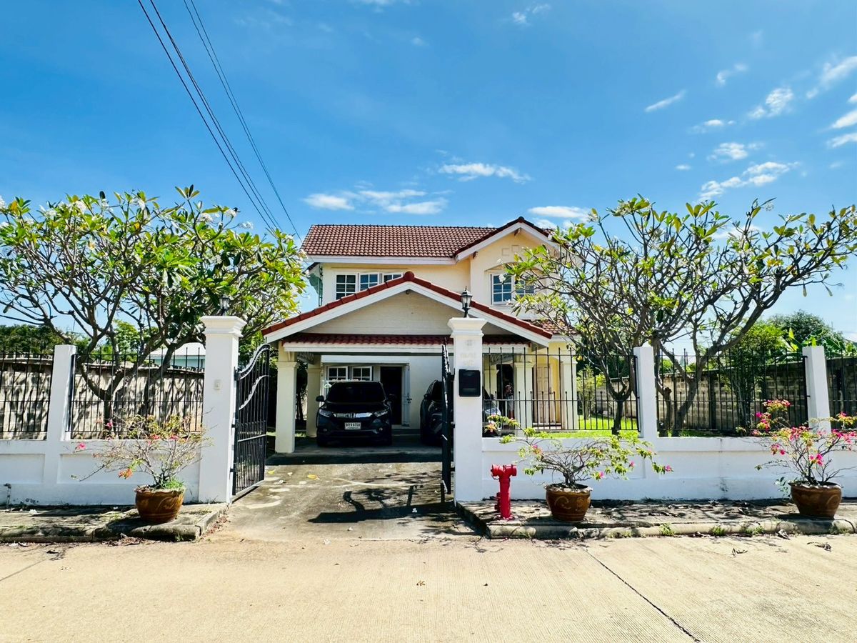 ขายบ้านปทุมธานี รังสิต ธรรมศาสตร์ : ขายด่วนบ้านเดี่ยว 2 ชั้น ขนาด 99 ตร.ว  3 ห้องนอน 2 ห้องน้ำ  หมู่บ้านเดอะลากูน 1-2  สามโคก  ปทุมธานี