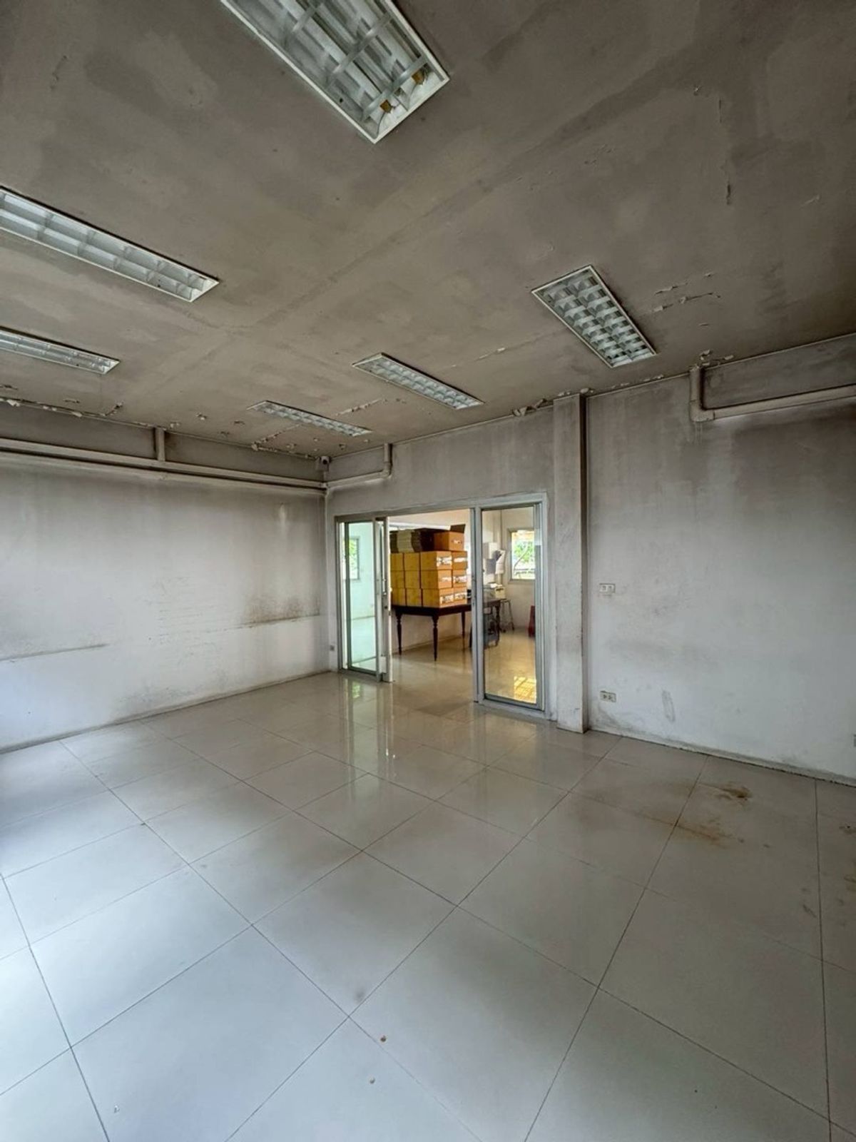 For RentRetail SpaceOnnut, Udomsuk : For sale/rent single house 93 square, Soi Pridi Banomyong, Watthana District, Bangkok.