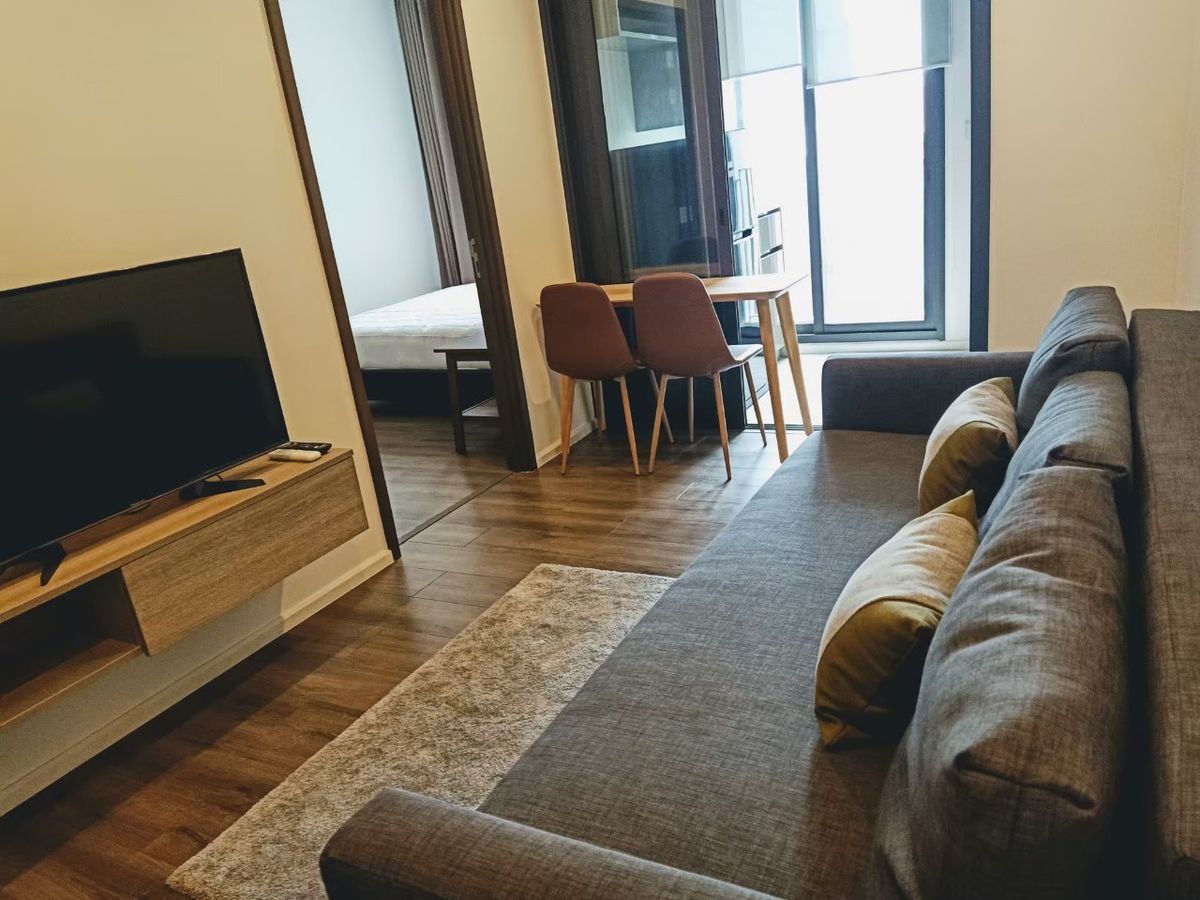 For RentCondoOnnut, Udomsuk : For rent: Whizdom Essence Condo 1 bedroom, 1 bathroom • Size: 34 sq m. • Floor: 7 • Furniture & Complete electrical appliances