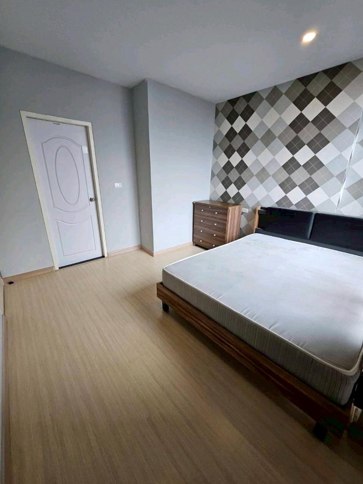 For SaleCondoSathorn, Narathiwat : Condo for Sale: Bangkok Horizon Sathorn–Narathiwas, Prime Location in the Heart of Sathorn – Narathiwas