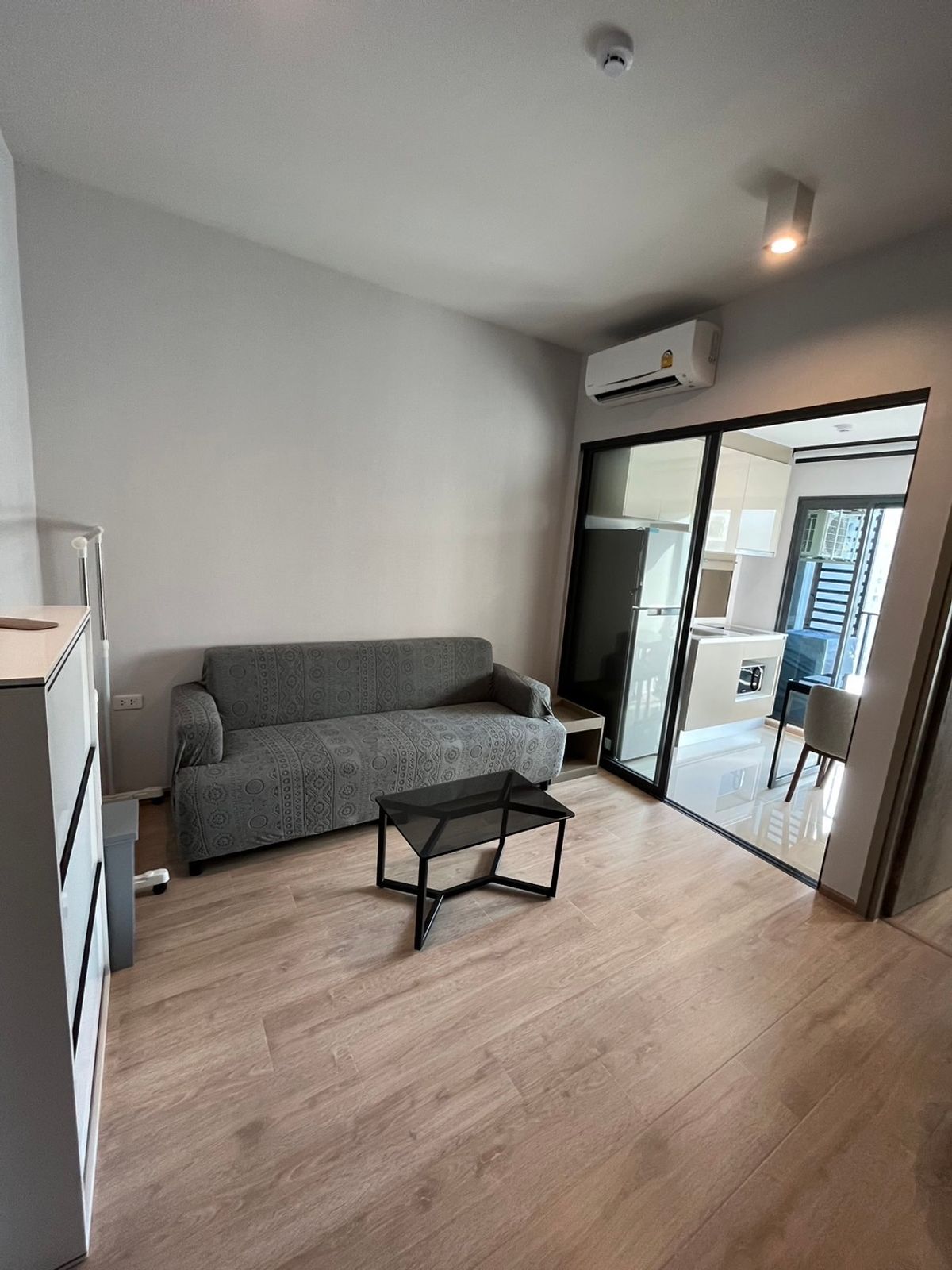 ให้เช่าคอนโดพระราม 9 เพชรบุรีตัดใหม่ RCA : For RENT at  Ideo Rama 9 Asoke  Near MRT Rama 9   ขนาด 32 ตรม. ชั้น 23 พร้อมเฟอร์นิเจอร์ครบ เครื่องใช้ไฟฟ้าครบ ห้องพร้อมเข้าอยู่