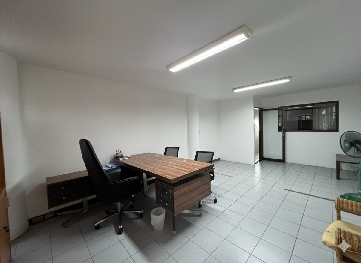 For SaleHome OfficeKaset Nawamin,Ladplakao : For Sale: 5-Storey Corner Commercial Building in Sena District | Fully Renovated, Prime Location, Ready for Business or Investment | High Rental Yield 6%++