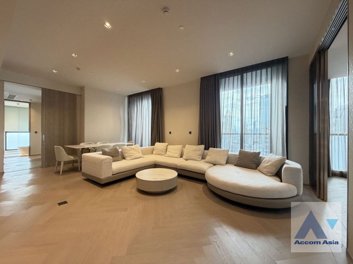 คอนโดสาทร นราธิวาส : 🔼AccomA🔽  Spacious Room with Open Balcony and Unblocked City View ( AA44823 )