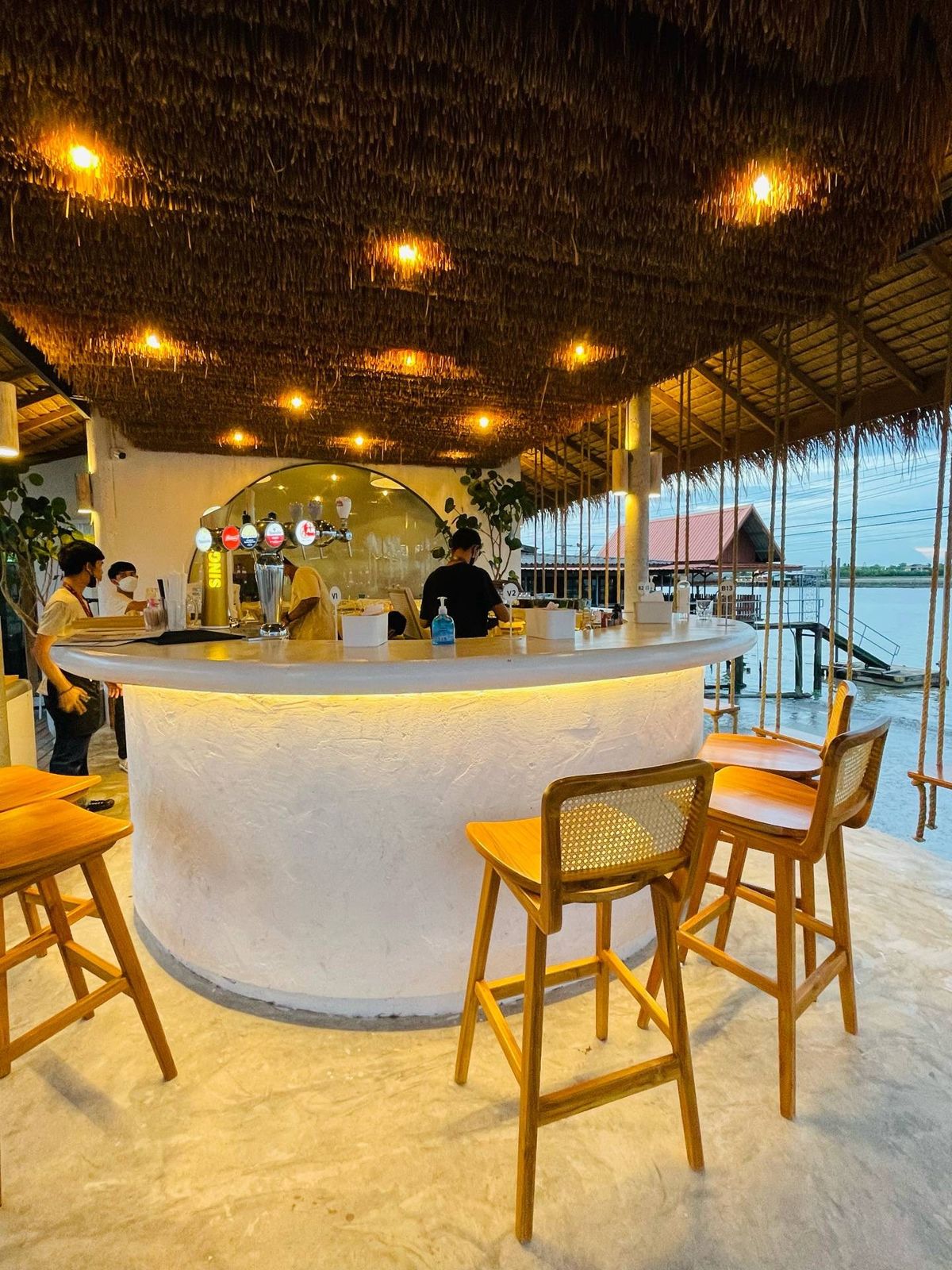 เซ้งร้านค้า/ตลาดนัดพระราม 5 ราชพฤกษ์ บางกรวย : เซ้งกิจการ ให้เช่า คาเฟ่สไตล์บาหลีที่เกาะเกร็ด ตั้งอยู่บนเกาะเกร็ด ริมแม่น้ำเจ้าพระยา พื้นที่ประมาณ 4 ไร่