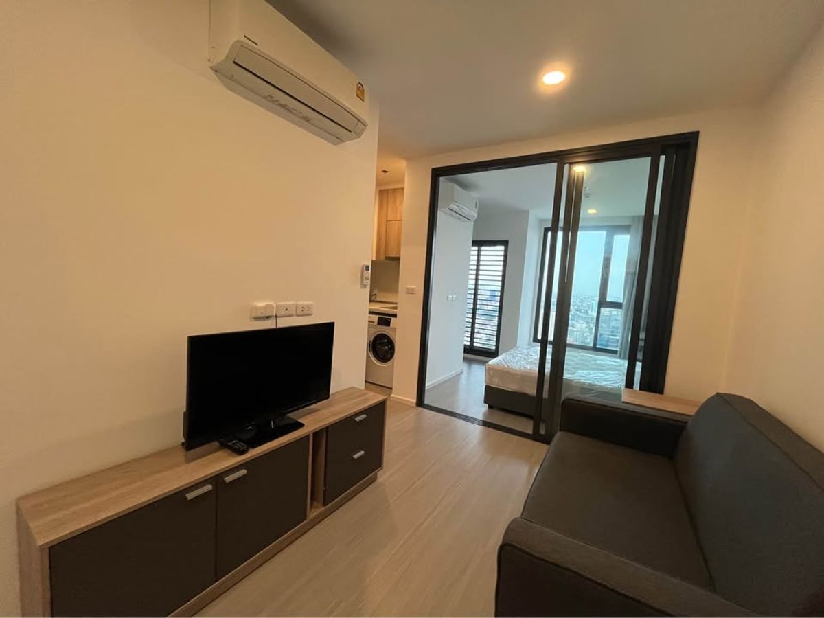 For SaleCondoSapankwai,Jatujak : Condo for sale Denim Chatuchak, high floor, open view, free furniture & complete electrical appliances, ready to move in (AM1987)