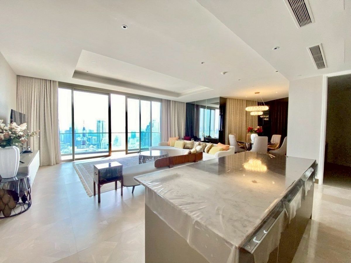 For RentCondoWongwianyai, Charoennakor : ( UL2510074 ) Tel/Line 096-2479369✨FOR RENT The Residences at Mandarin Oriental Bangkok, 3 bedrooms, Size 222 Sq.M. ,RARE ITEM, BEST Price!!!