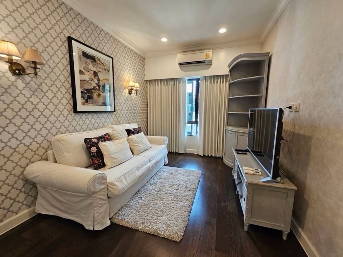 For RentHousePattanakan, Srinakarin : 📢 Luxury Detached Home.Fully furnished, move-in ready, located near top international schools. Convenient access via multiple main roads and expressways.