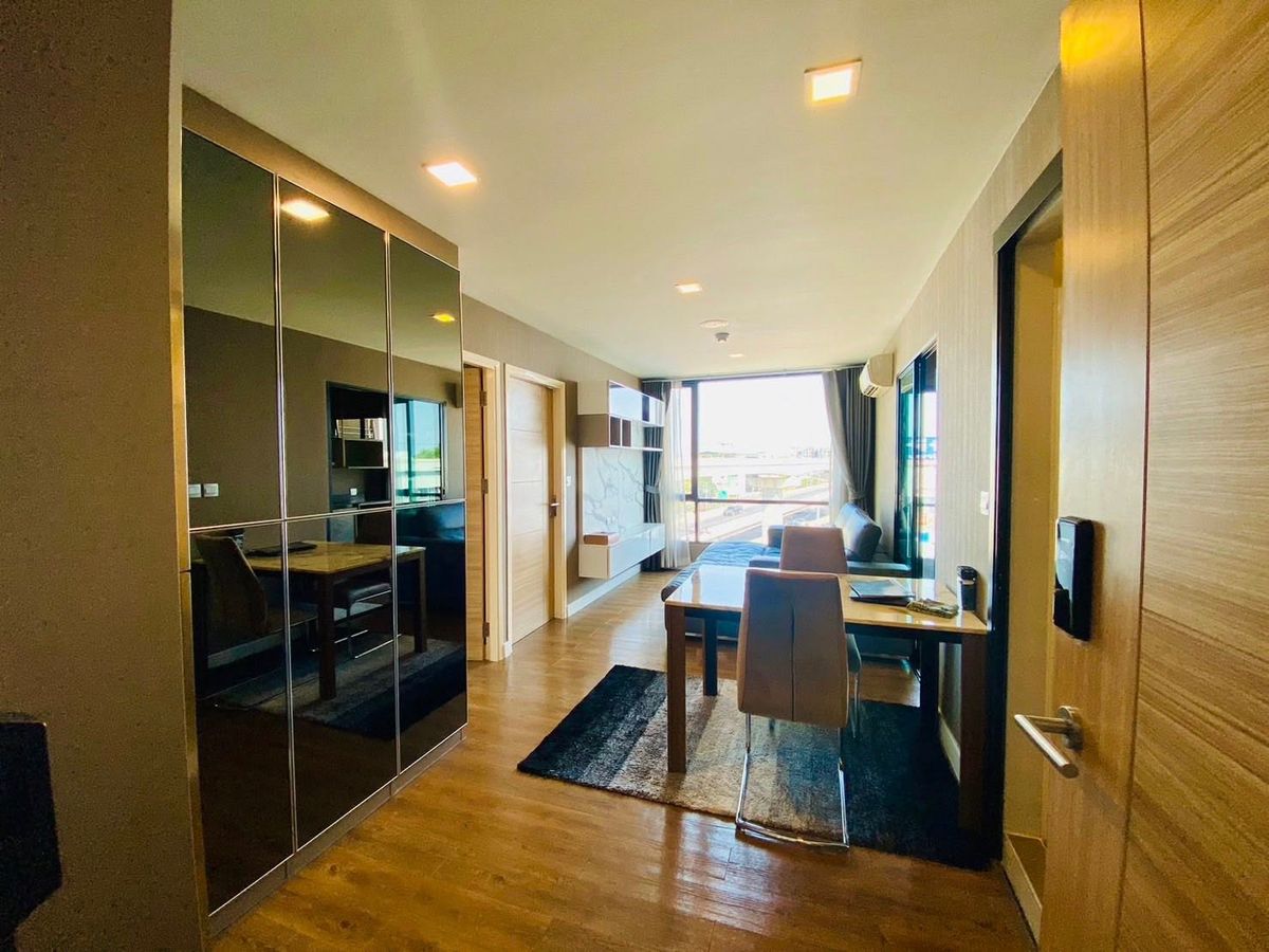 For SaleCondoNawamin, Ramindra : Condo for sale Esta Bliss, ready to move in, near the BTS, on Ramintra Road, near Fashion Island. Complete furniture and electrical appliances