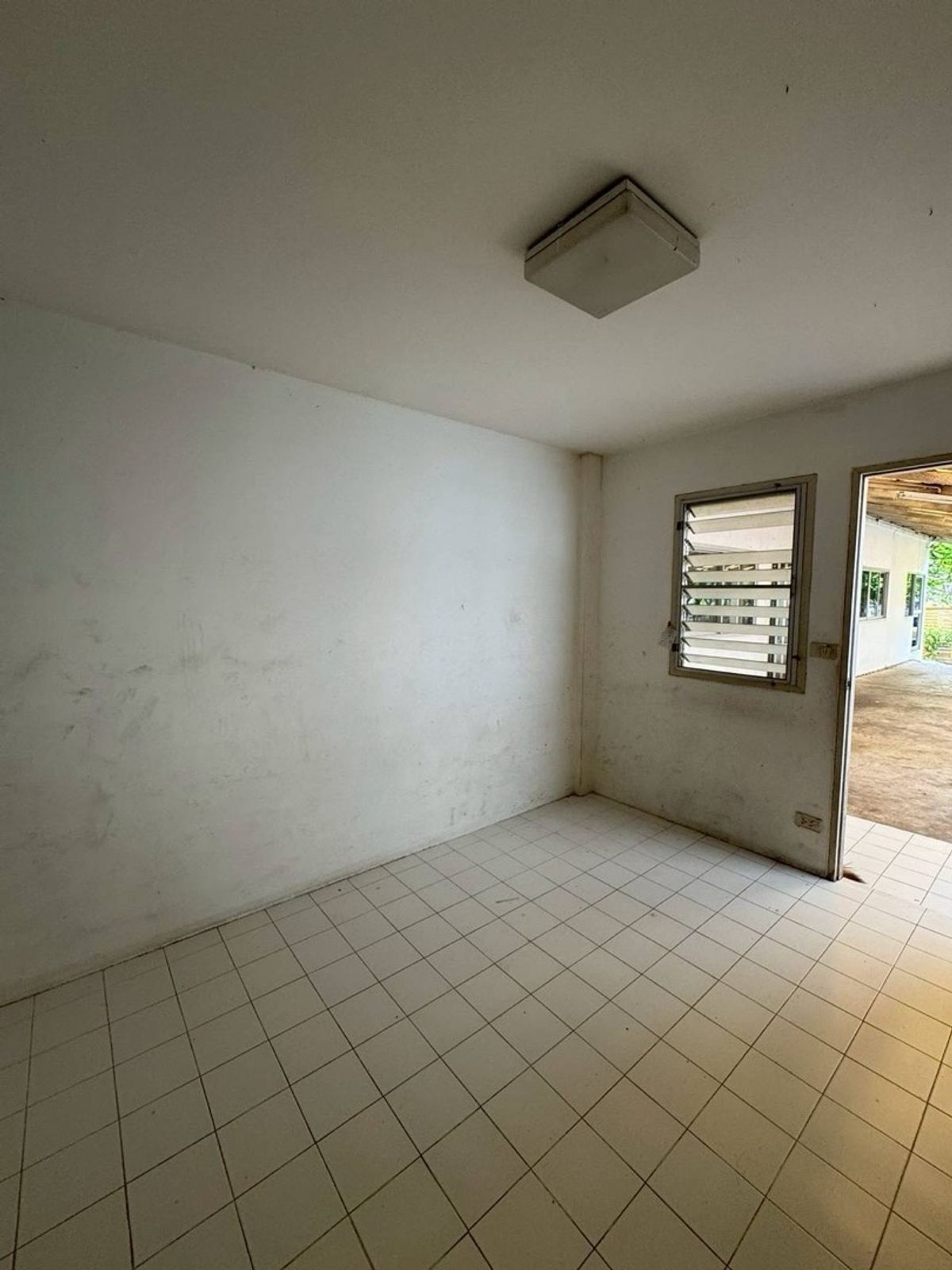 For RentRetail SpaceOnnut, Udomsuk : For sale/rent single house 93 square, Soi Pridi Banomyong, Watthana District, Bangkok.