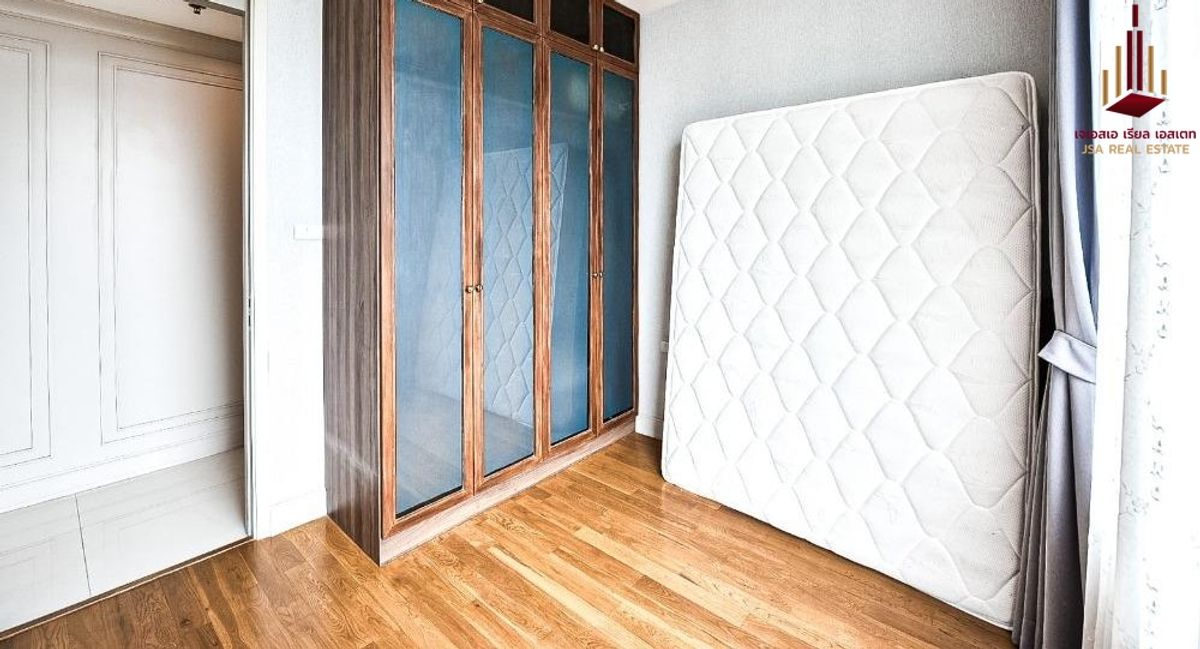 ขายคอนโดสาทร นราธิวาส : ✨ For Sale: The Empire Place Condo ✨ 💰 Only 19,500,000 THB