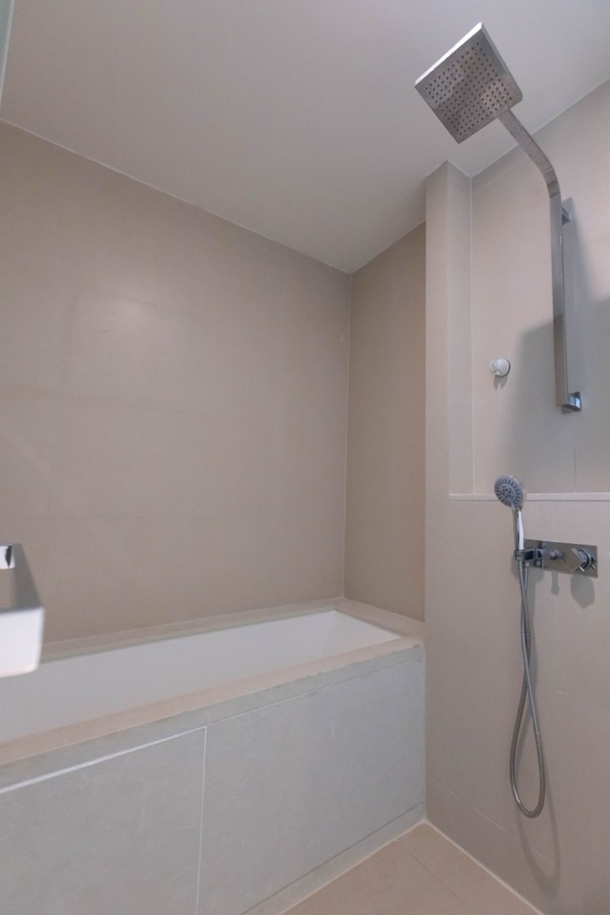 คอนโดวงเวียนใหญ่ เจริญนคร : 📢👇 ขายพร้อมผู้เช่า ถึง เมษายน 2569
คอนโดสุดหรู ริมแม่น้ำเจ้าพระยา วิวพาโนรามา และวิว ICONSIAM!ชมพลุสุดอลังการได้จากระเบียงยาวของห้องในทุกเทศกาล 🏙️ตกแต่งครบ พร้อมเข้าอยู่ได้ทันที ✨💫 พิเศษ! สำหรับผู้เช่า — บริการแม่บ้านทุกวันอาทิตย์