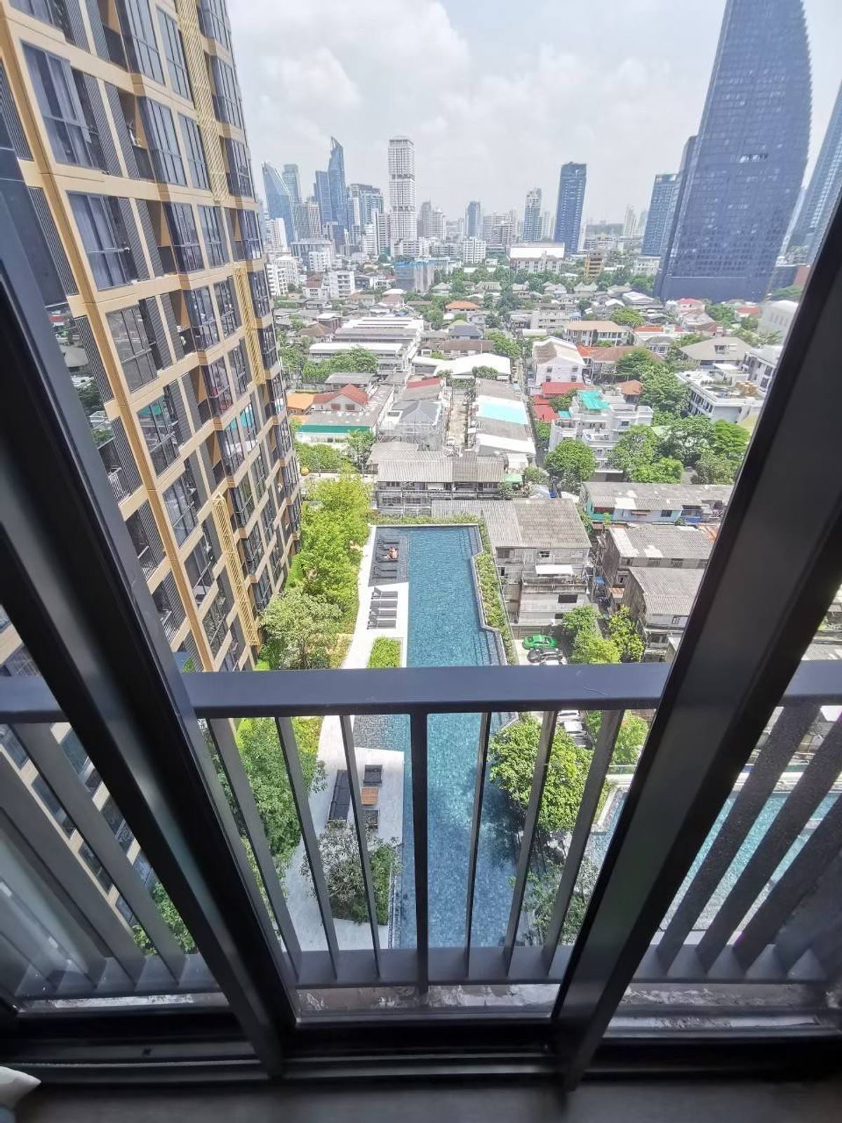 For RentCondoSukhumvit, Asoke, Thonglor : 💥DL-9200💥OKA HAUS Sukhumvit 36 👉Line : @accessliving