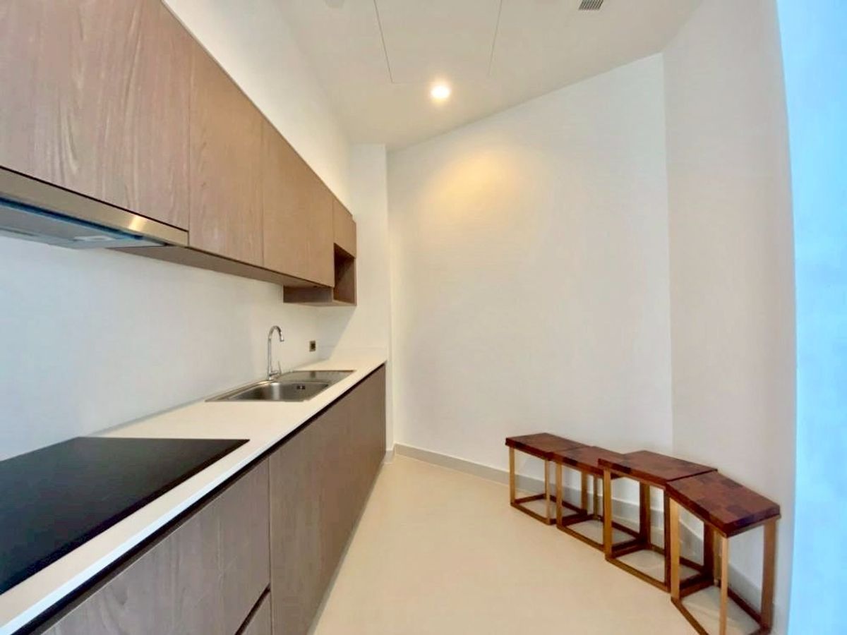 For RentCondoWongwianyai, Charoennakor : ( UL2510074 ) Tel/Line 096-2479369✨FOR RENT The Residences at Mandarin Oriental Bangkok, 3 bedrooms, Size 222 Sq.M. ,RARE ITEM, BEST Price!!!