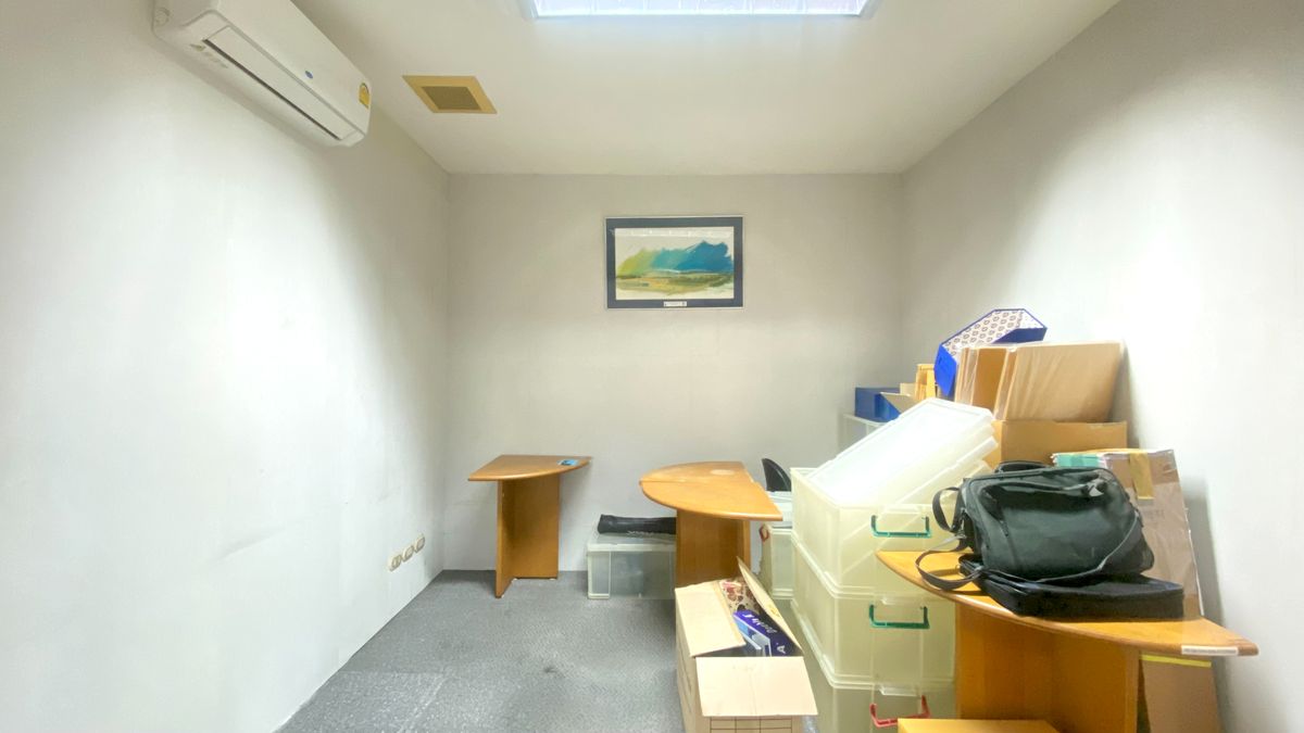 ให้เช่าสำนักงานราชเทวี พญาไท : อาคารพญาไทเพลส ชั้น G ขนาด 150 ตรม. ตกแต่งแล้ว ให้เช่าเดือนละ 80,000 บาท