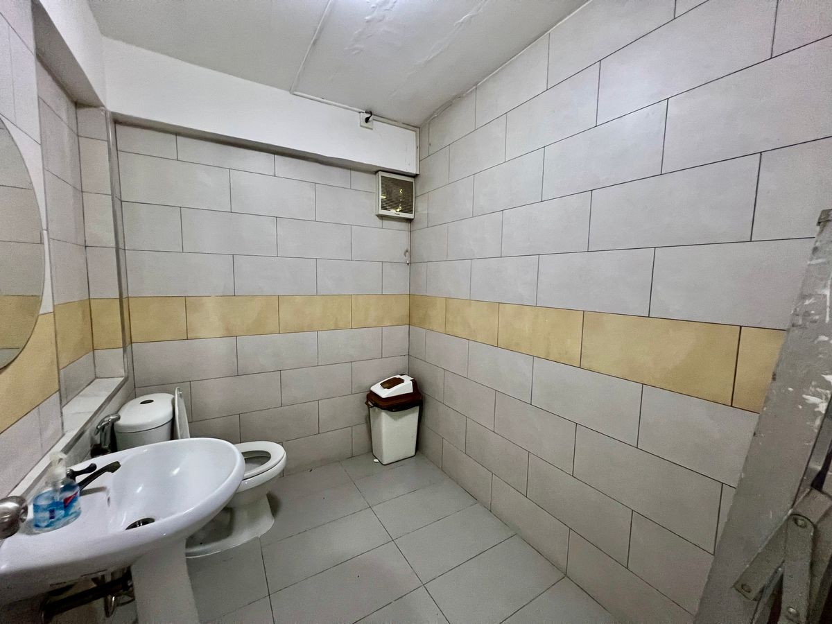 For SaleHome OfficeKaset Nawamin,Ladplakao : For Sale: 5-Storey Corner Commercial Building in Sena District | Fully Renovated, Prime Location, Ready for Business or Investment | High Rental Yield 6%++