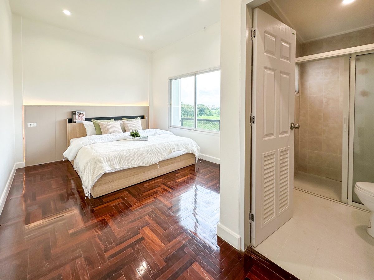 For SaleTownhomePattanakan, Srinakarin : K-6583 HOT DEAL 🔥 Beautiful house, newly decorated, good location, near Suan Luang Rama 9, de Siam, Suan Luang Rama 9, ready to move in.