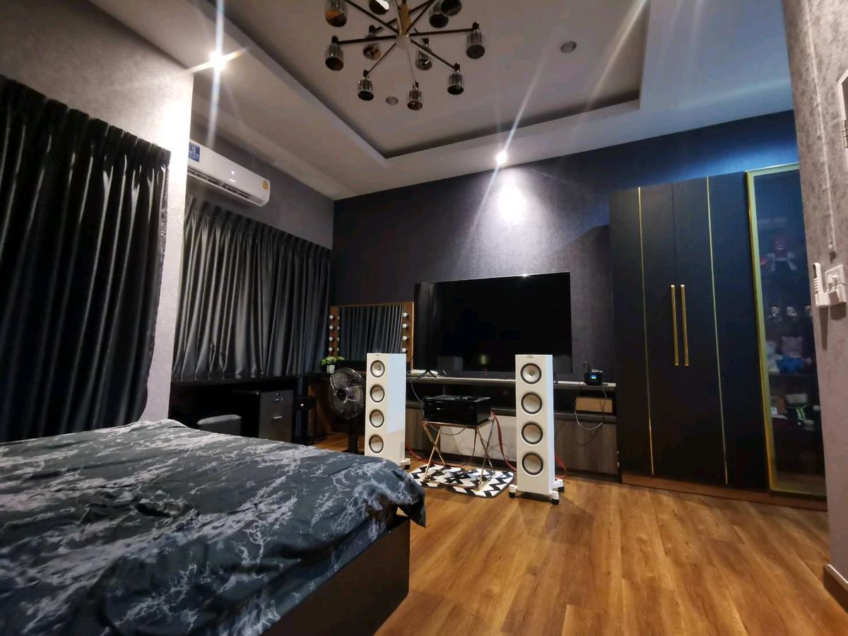 For RentTownhomeChokchai 4, Ladprao 71, Ladprao 48, : Lost reservation**For rent**Townhome, very beautiful, fully decorated, furniture in every room. You can just come and stay. Better value than living in a condo, very good location, behind CDC, along the expressway.