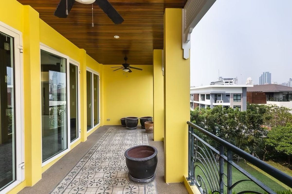 CondoSathorn, Narathiwat : Supreme Garden Avaialble for Sale ans Rent