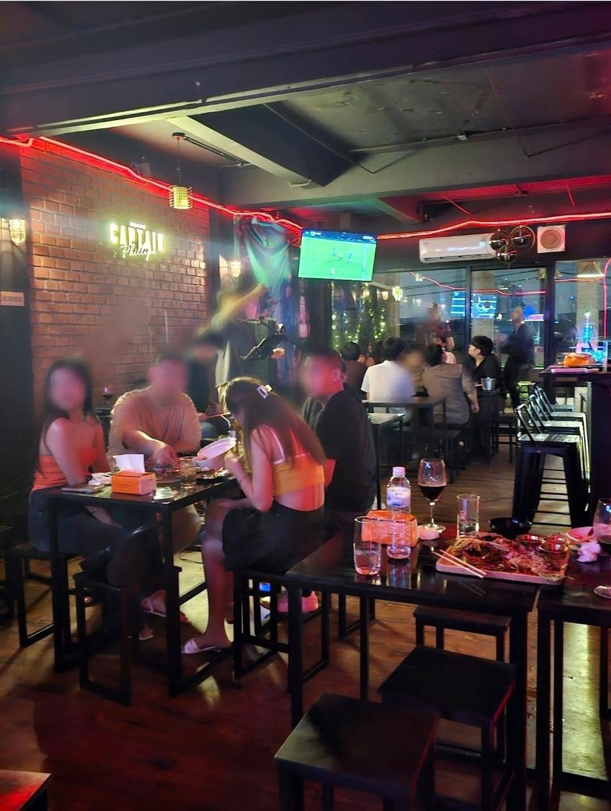 For LeaseholdRetail SpaceRatchadapisek, Huaikwang, Suttisan : Chill-out restaurant for rent, Huai Khwang, Meng Jai, next to the main road, super popular, opposite Makro. with license