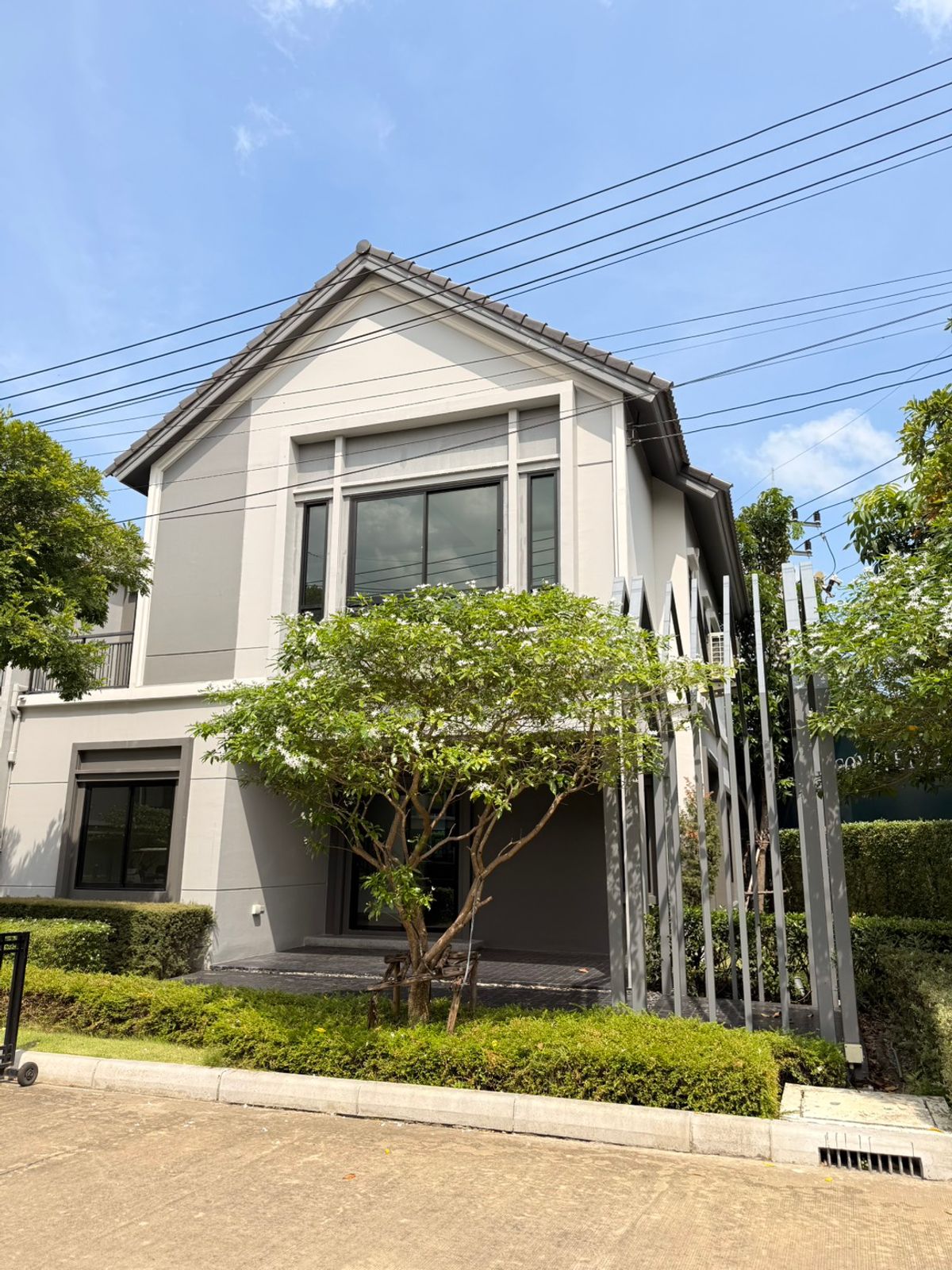 ขายปทุมธานี รังสิต ธรรมศาสตร์ : บ้านทำเลหน้าสวน วิวหน้าบ้านโล่งกว้าง ไม่ชนใคร 